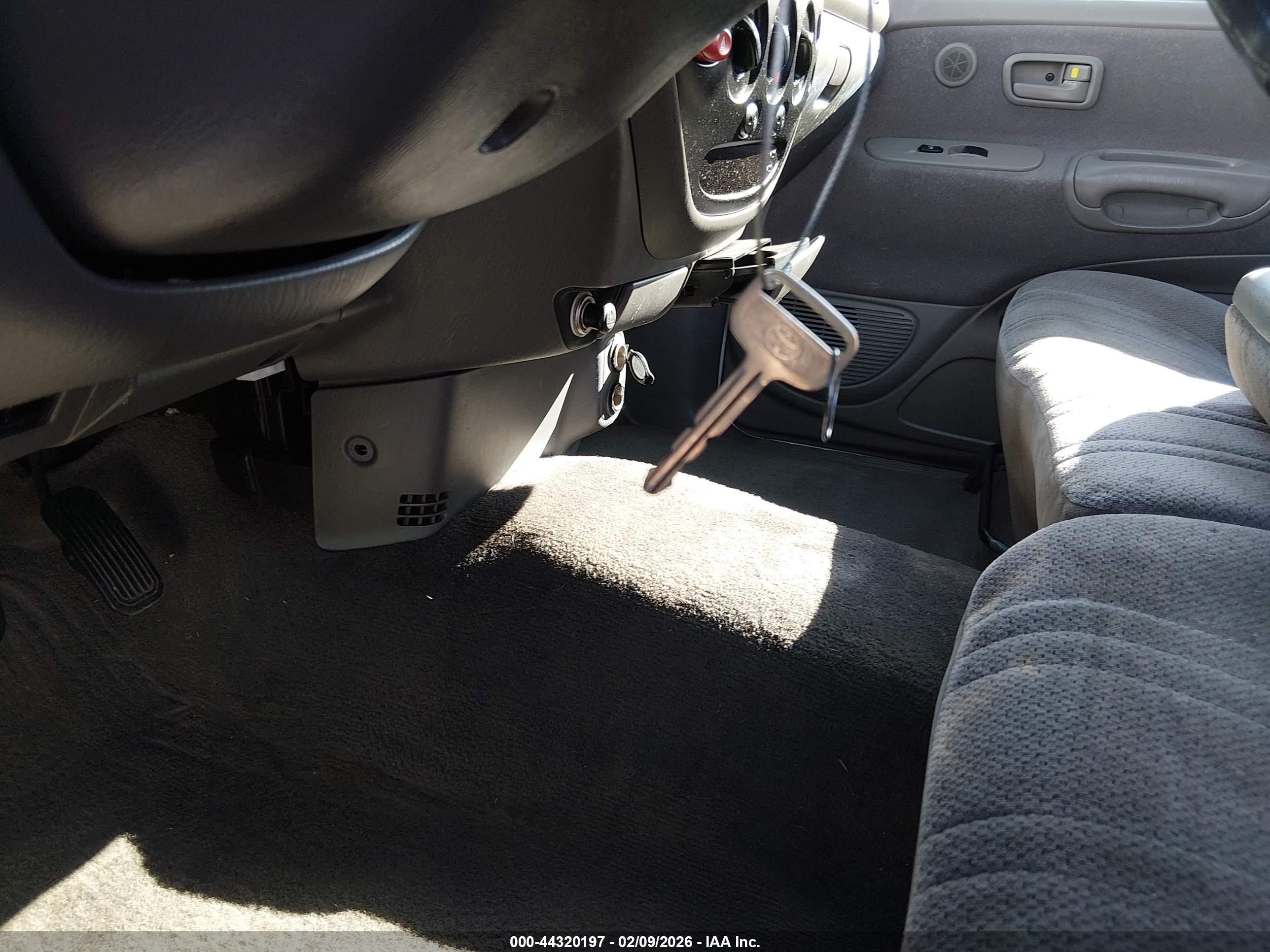 TOYOTA TUNDRA image 11