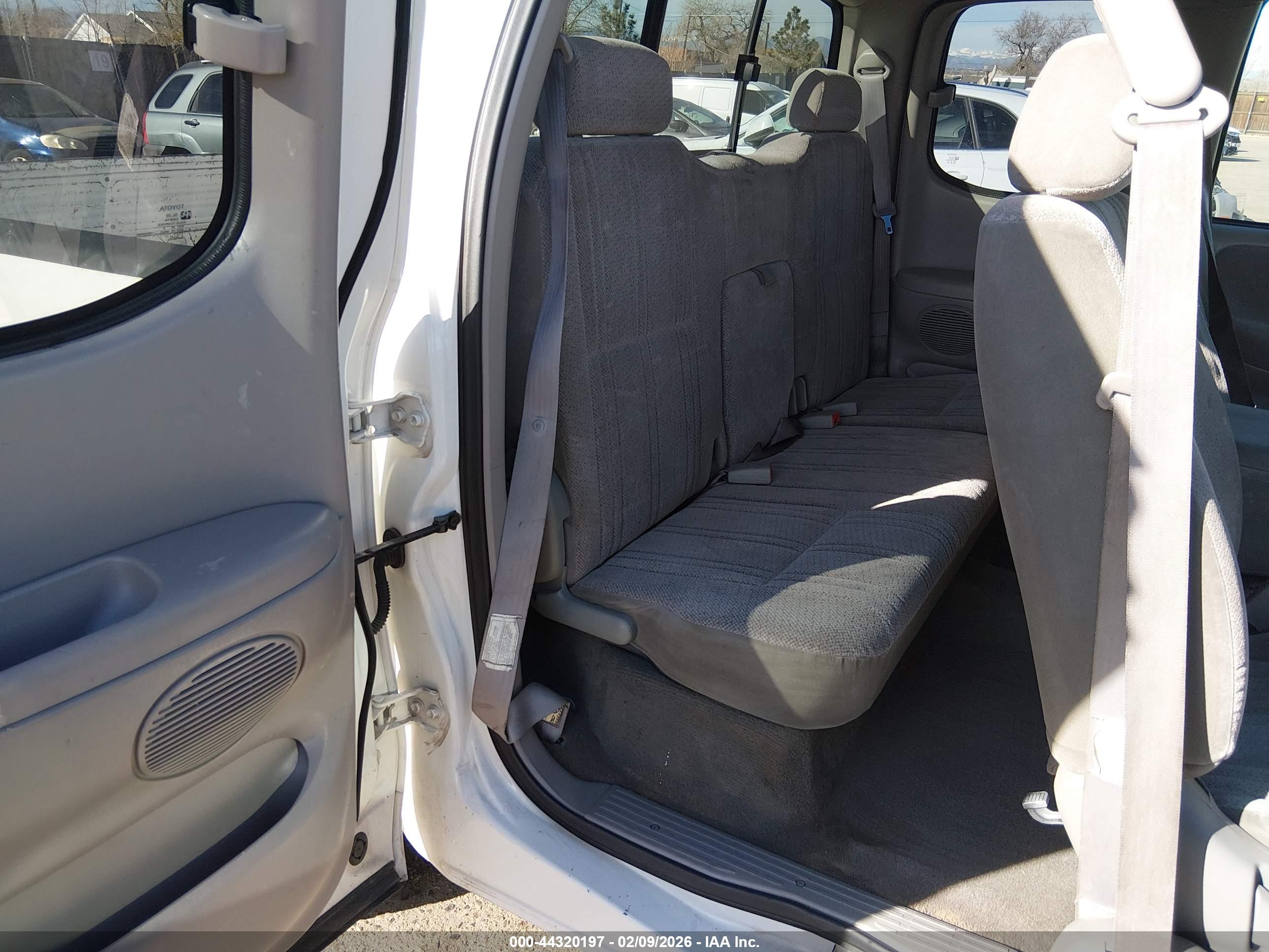 TOYOTA TUNDRA image 8