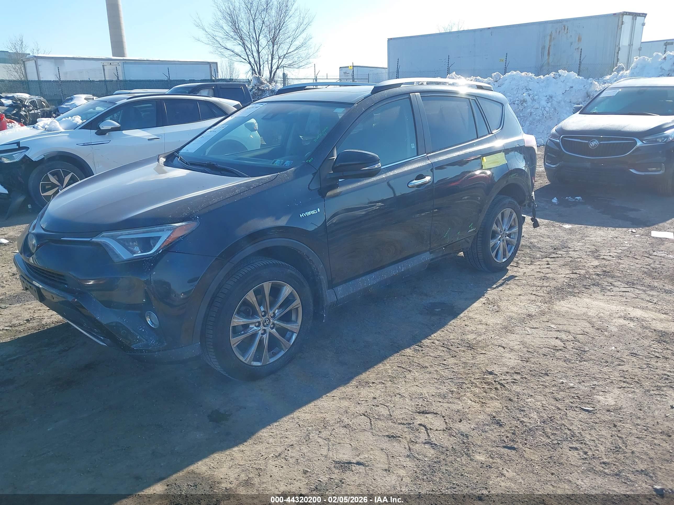 TOYOTA RAV4 image 2