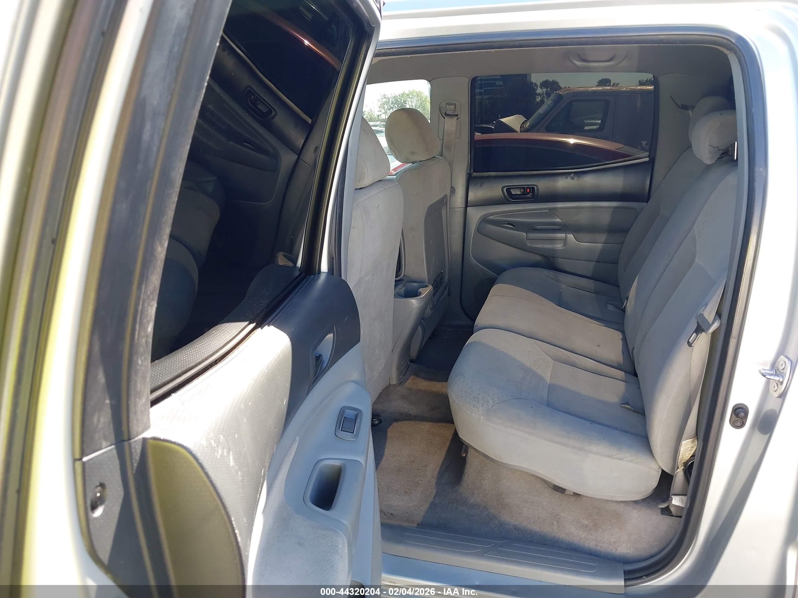 TOYOTA TACOMA image 8
