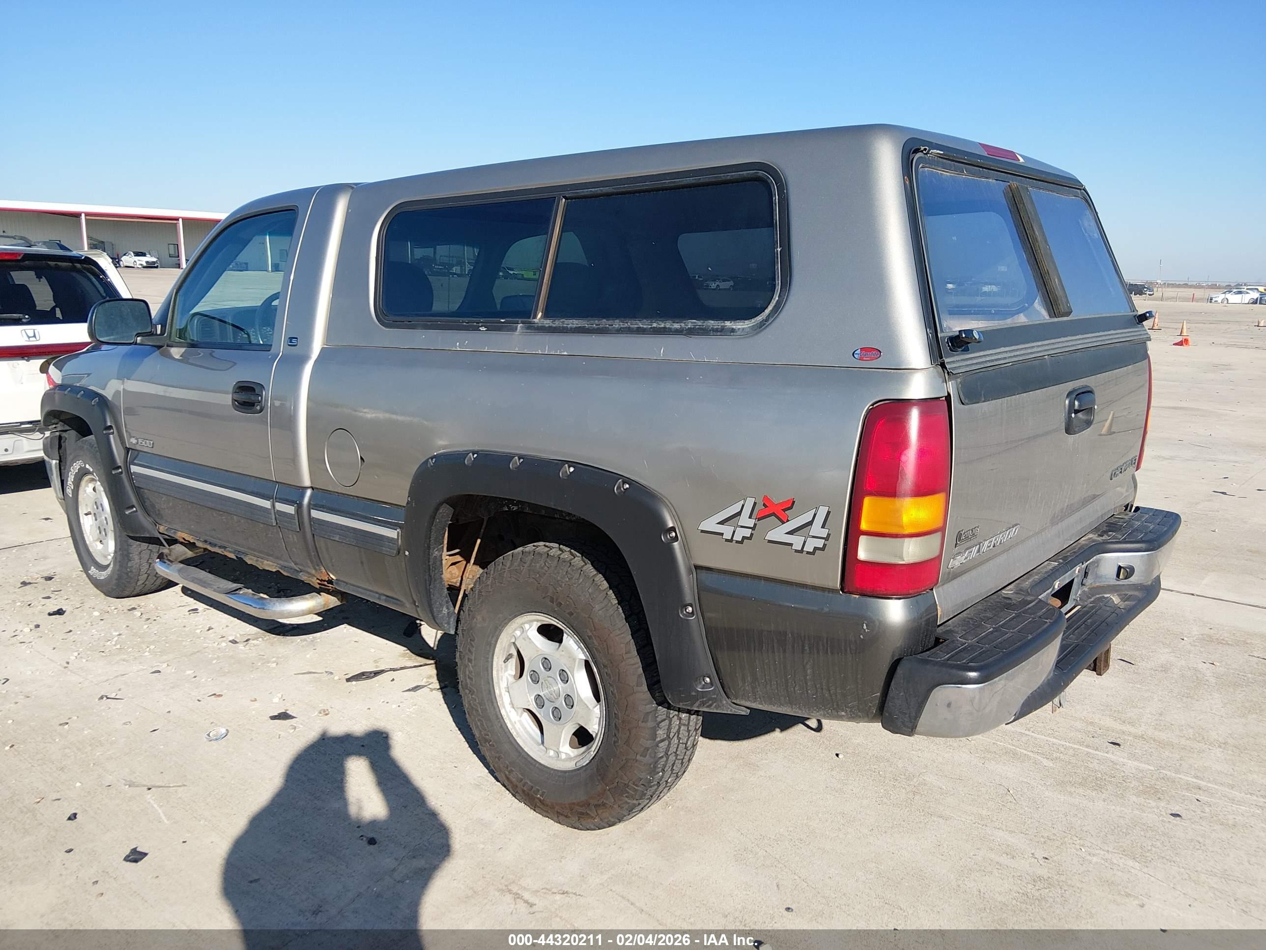 CHEVROLET SILVERADO image 3