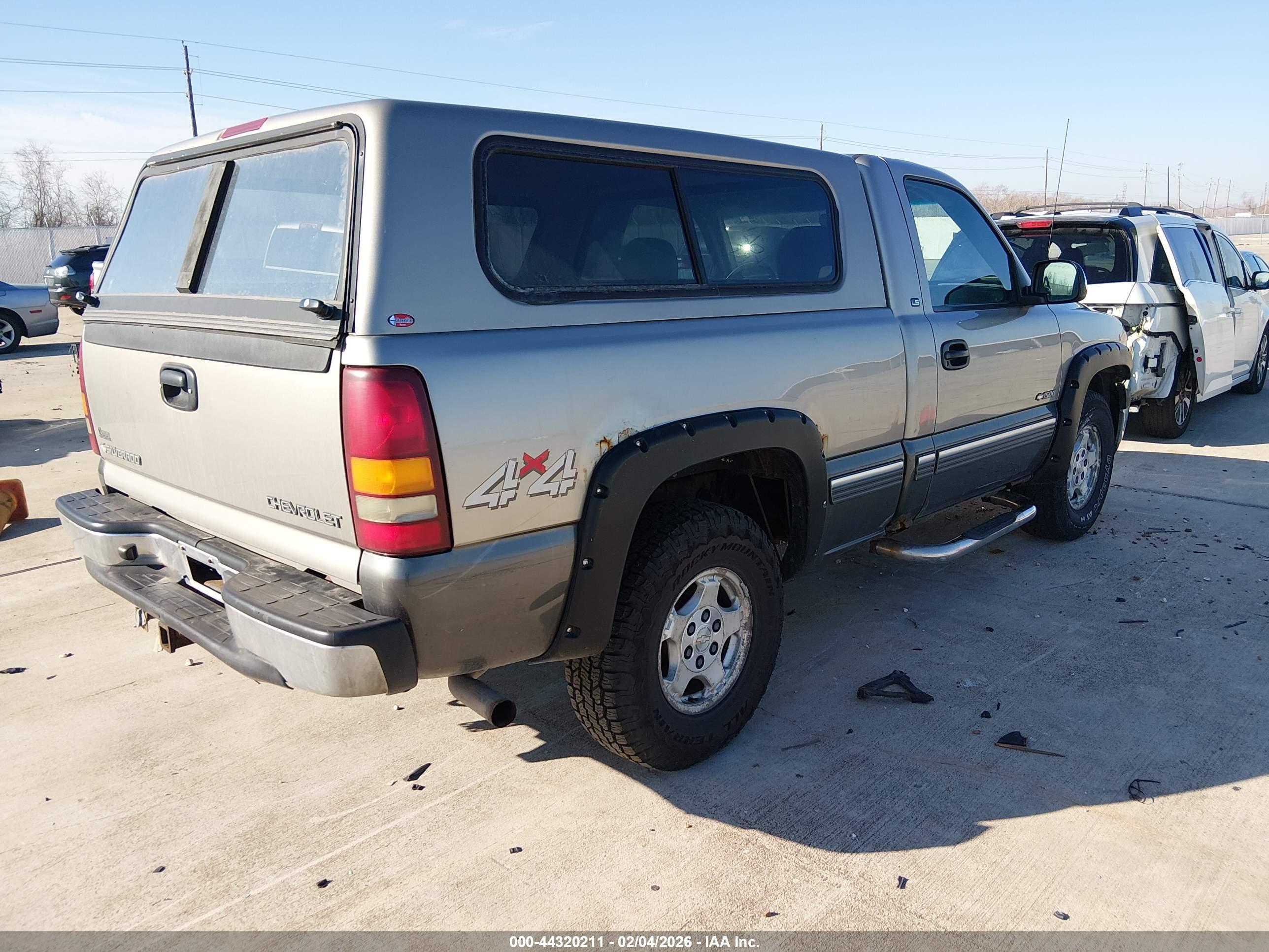 CHEVROLET SILVERADO image 4