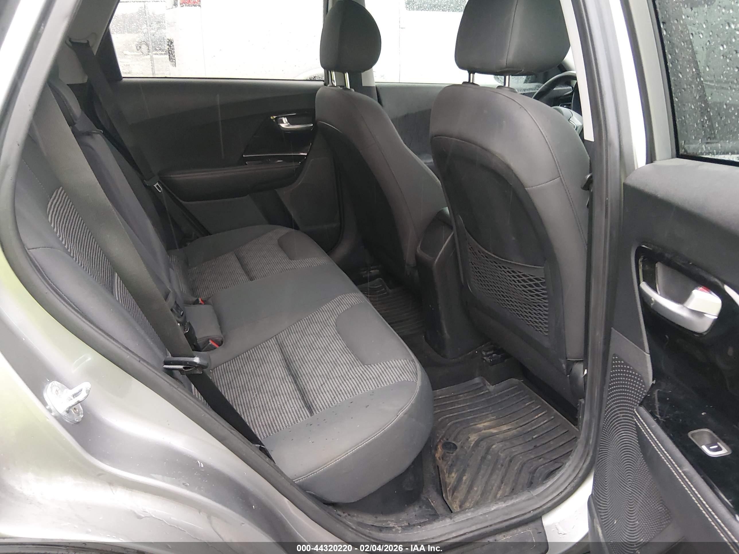 KIA NIRO image 8