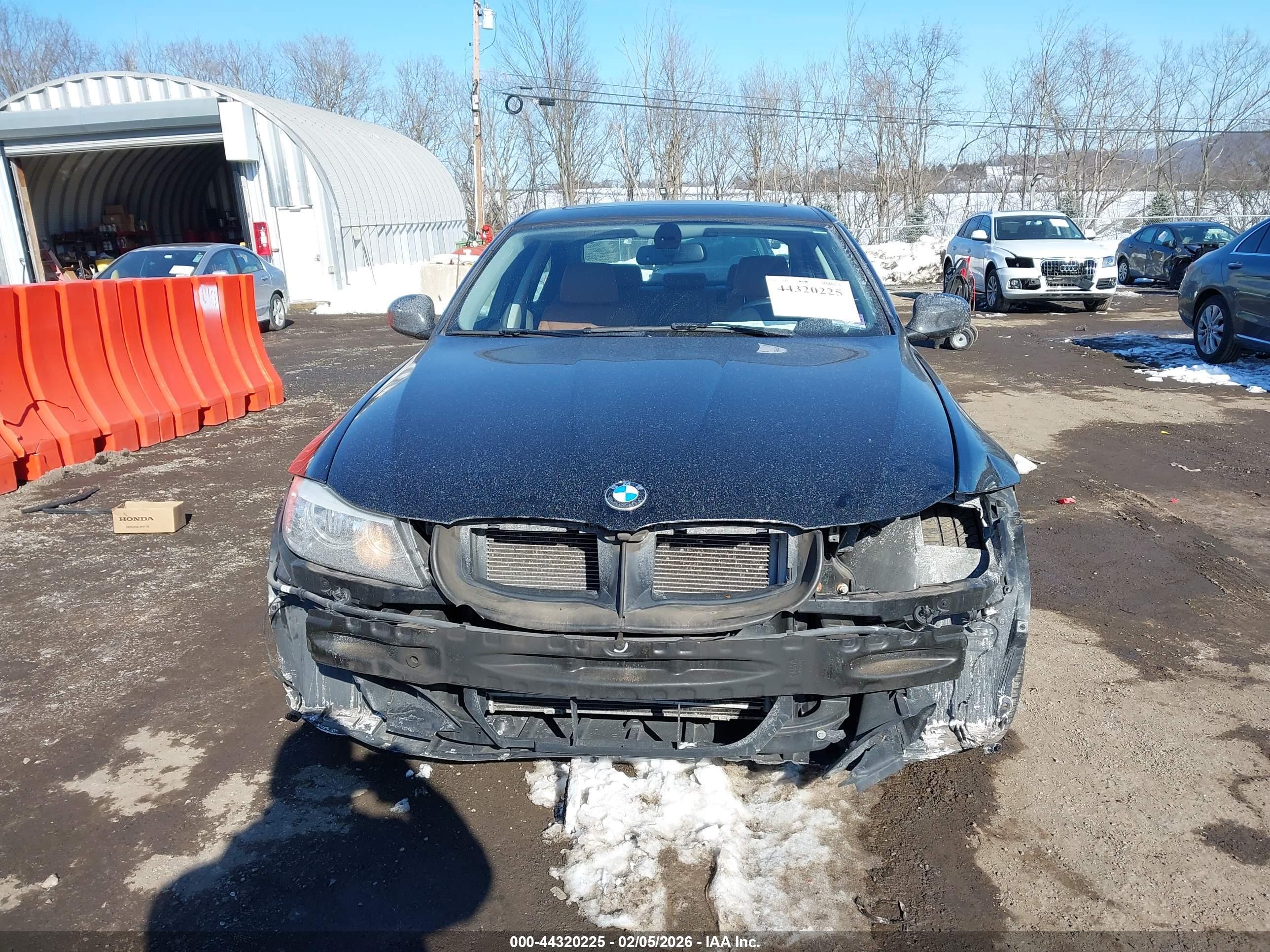 BMW 328I image 6