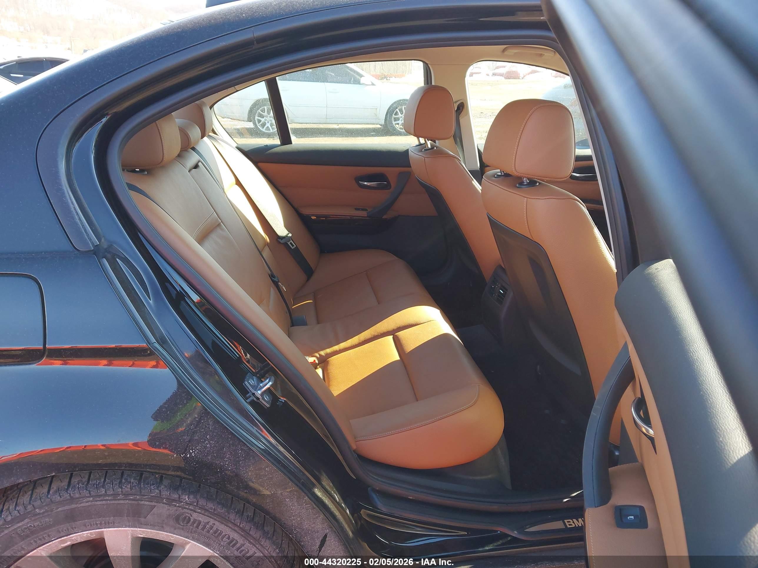 BMW 328I image 8