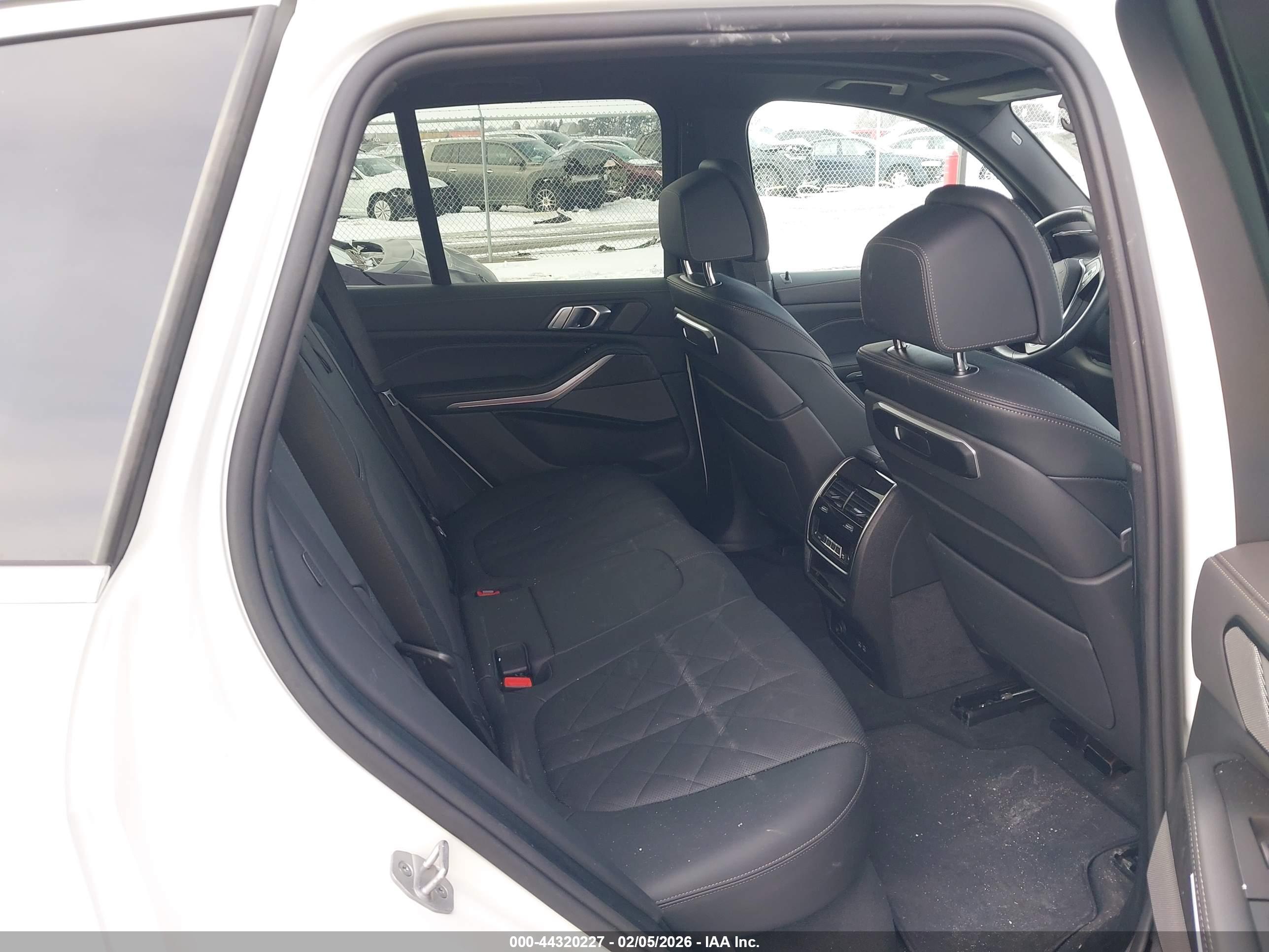 BMW X5 image 8