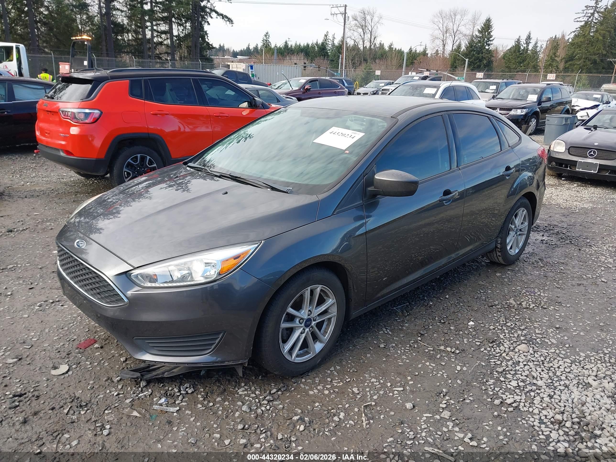 FORD FOCUS image 2