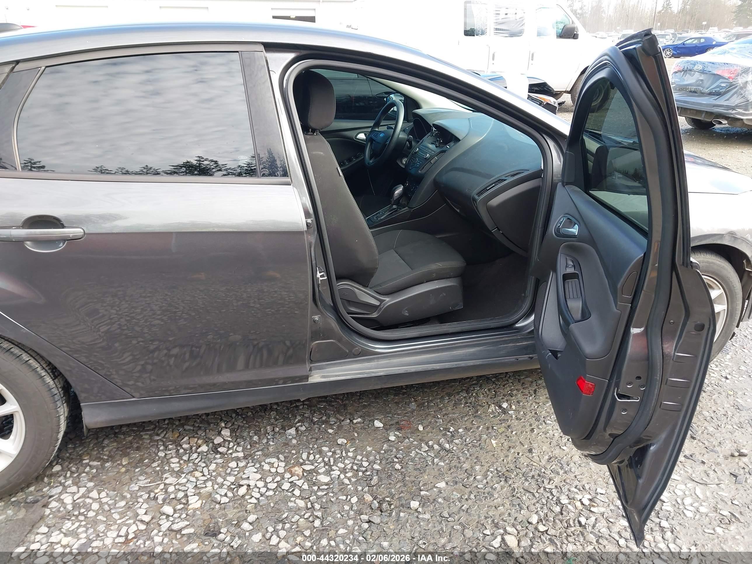 FORD FOCUS image 5