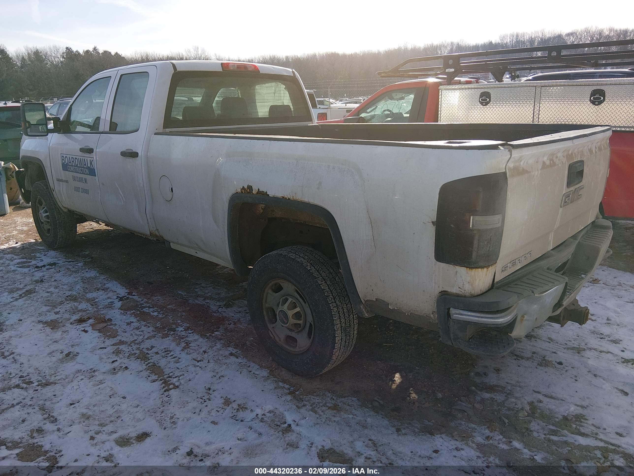 GMC SIERRA image 3