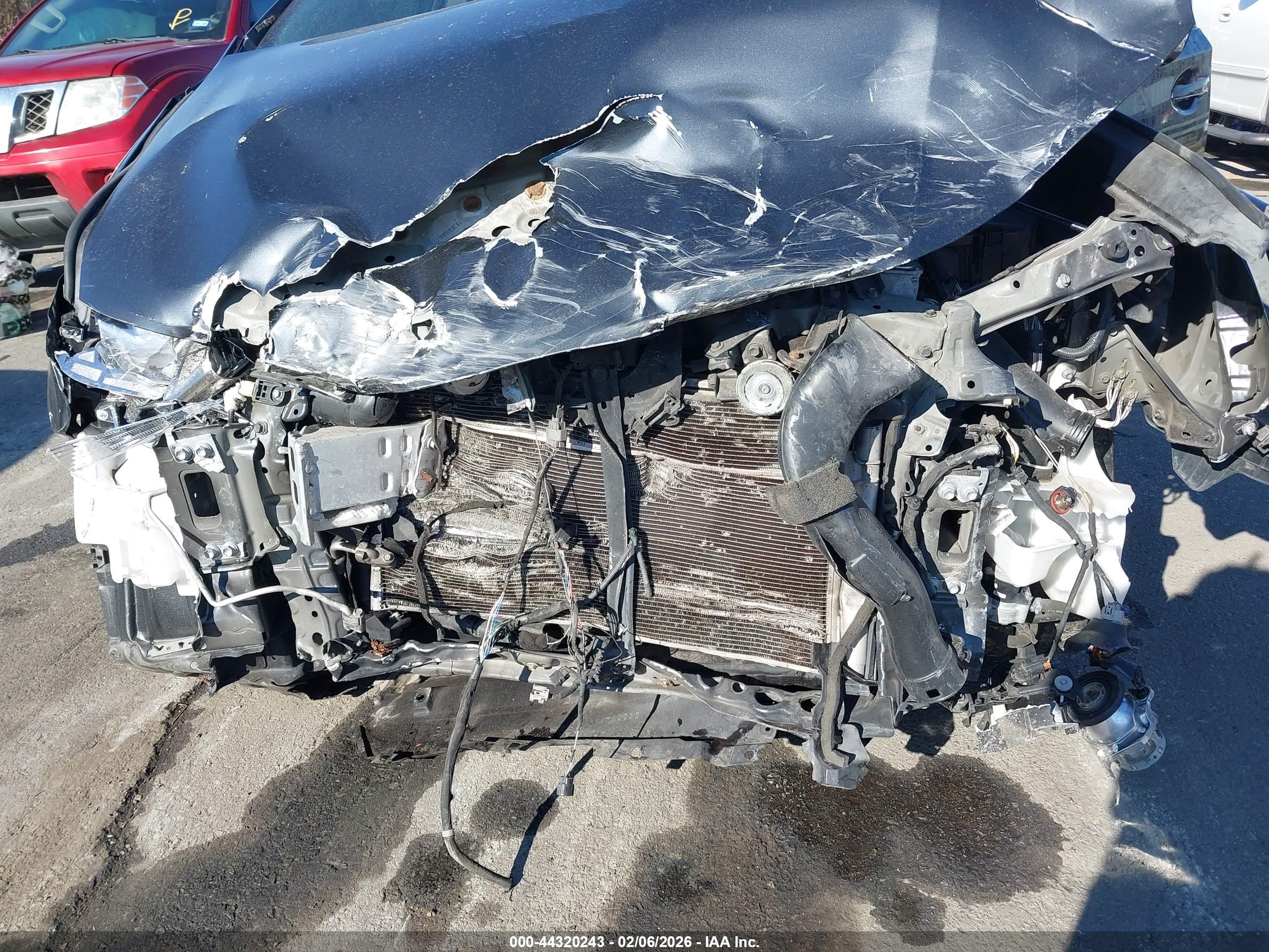 LEXUS HS image 6