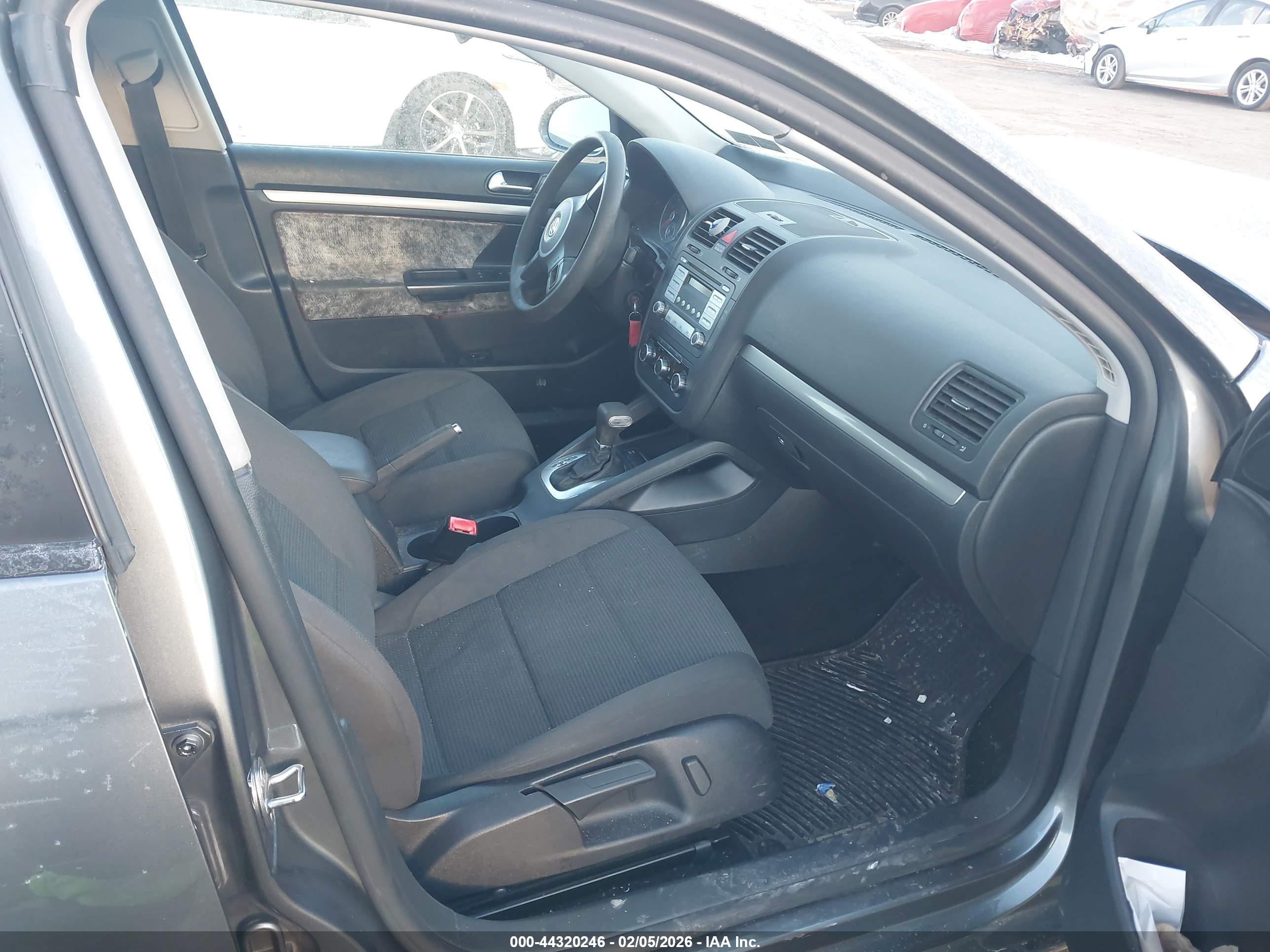 VOLKSWAGEN JETTA image 5