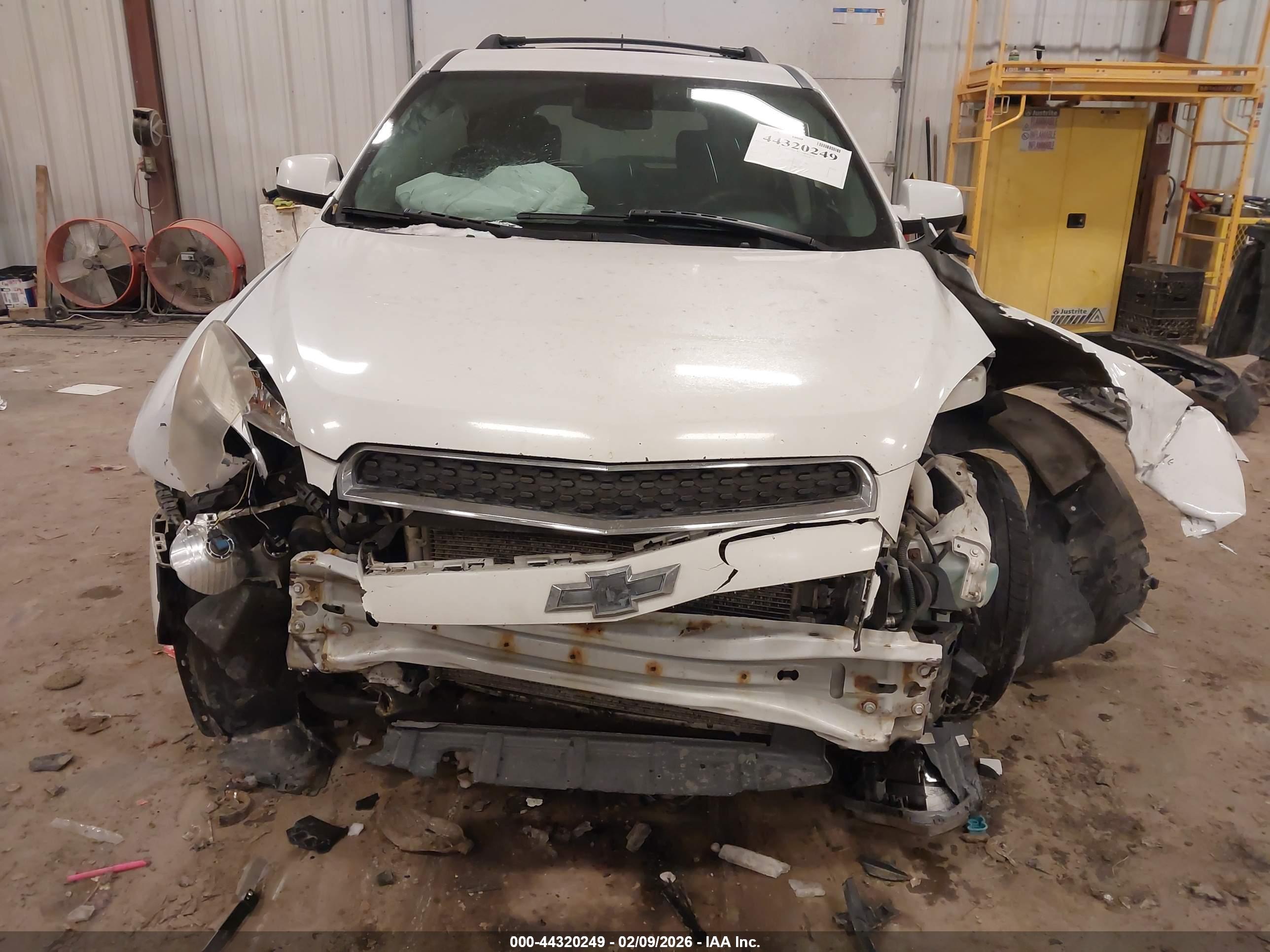 CHEVROLET EQUINOX image 6