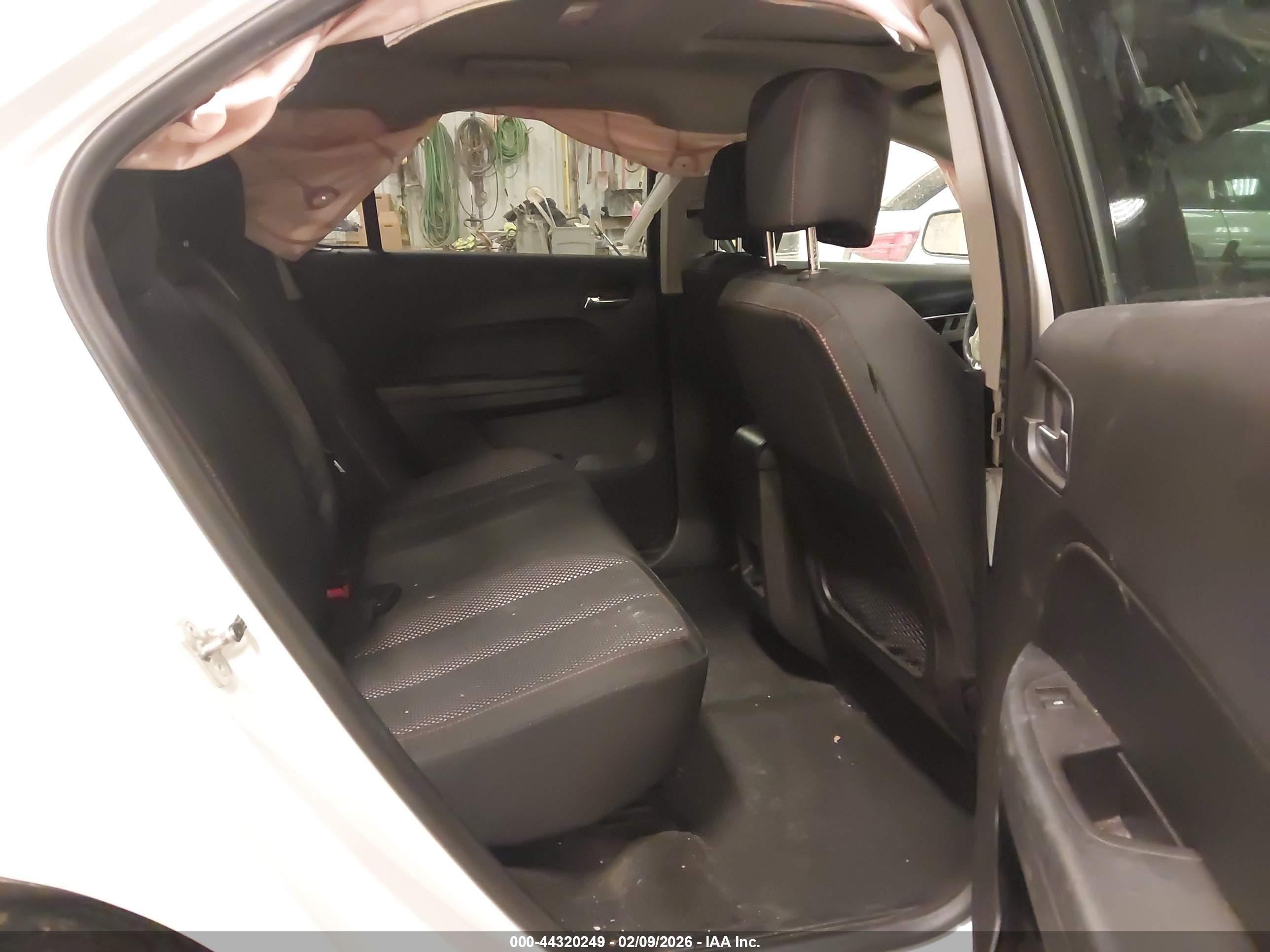 CHEVROLET EQUINOX image 8