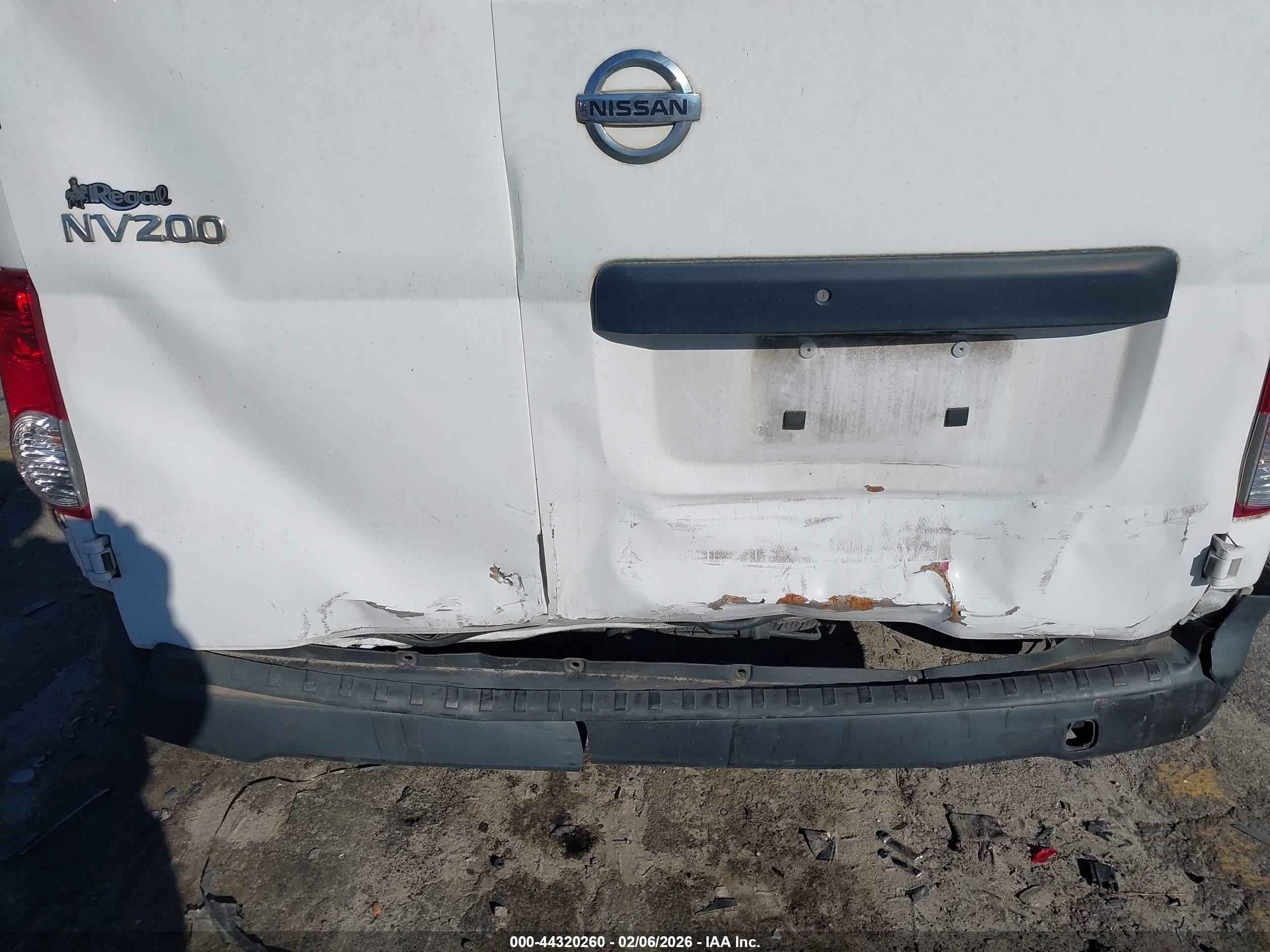 NISSAN NV200 image 6
