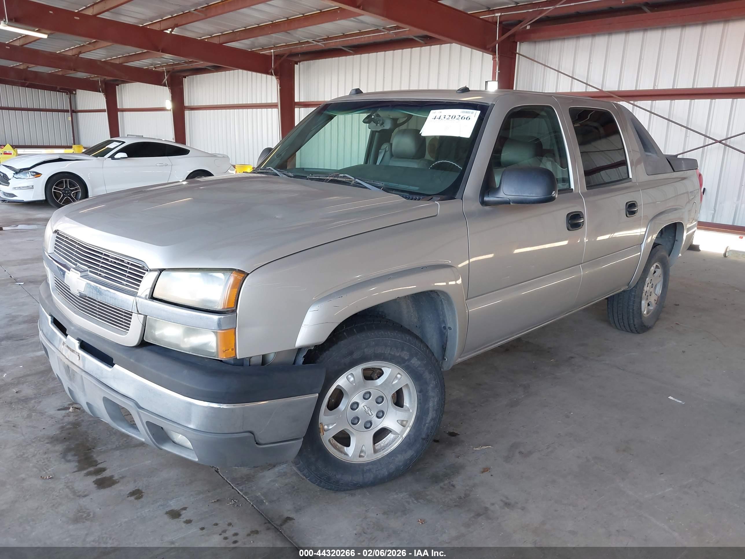 CHEVROLET AVALANCHE image 2