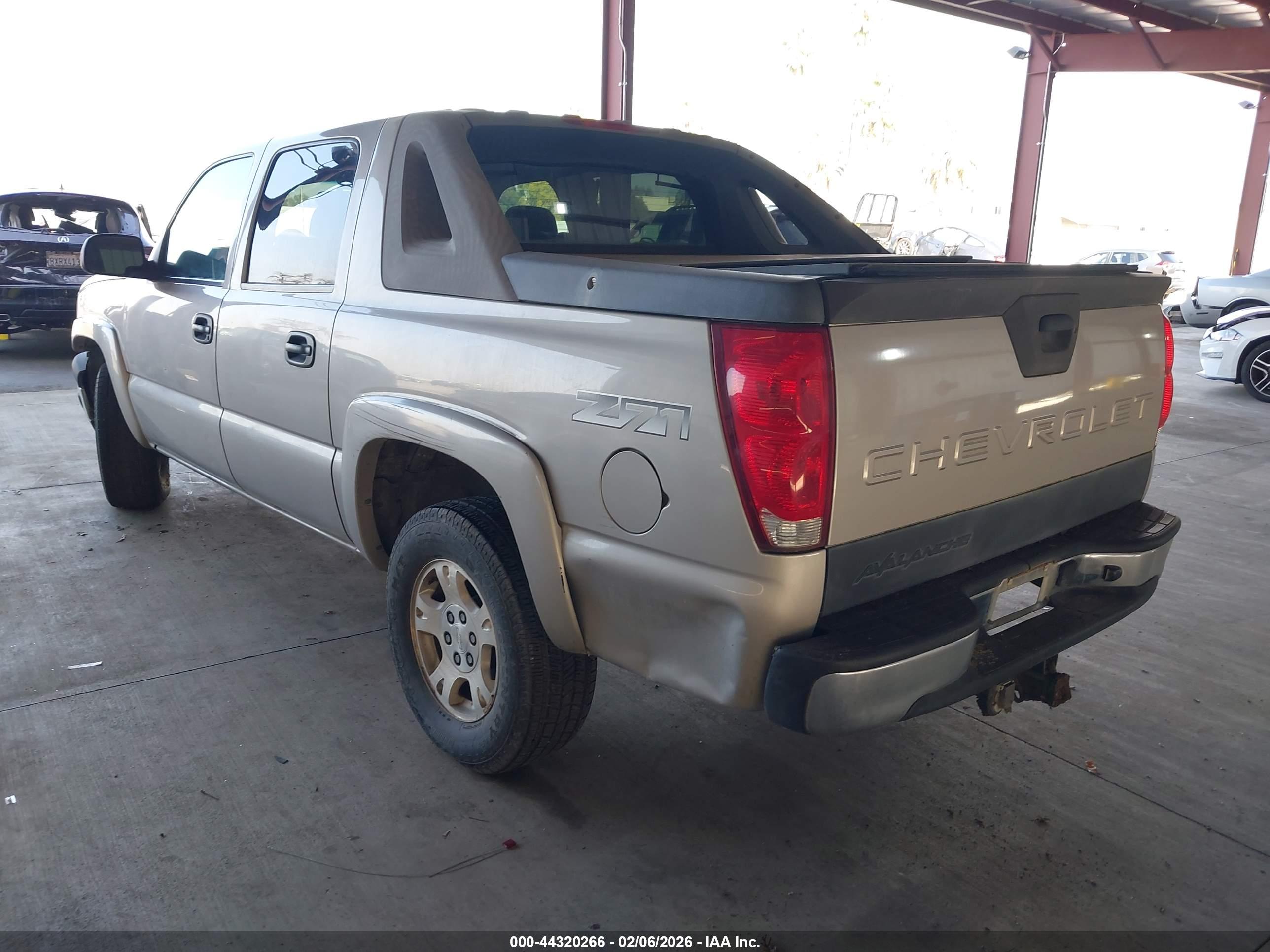 CHEVROLET AVALANCHE image 3