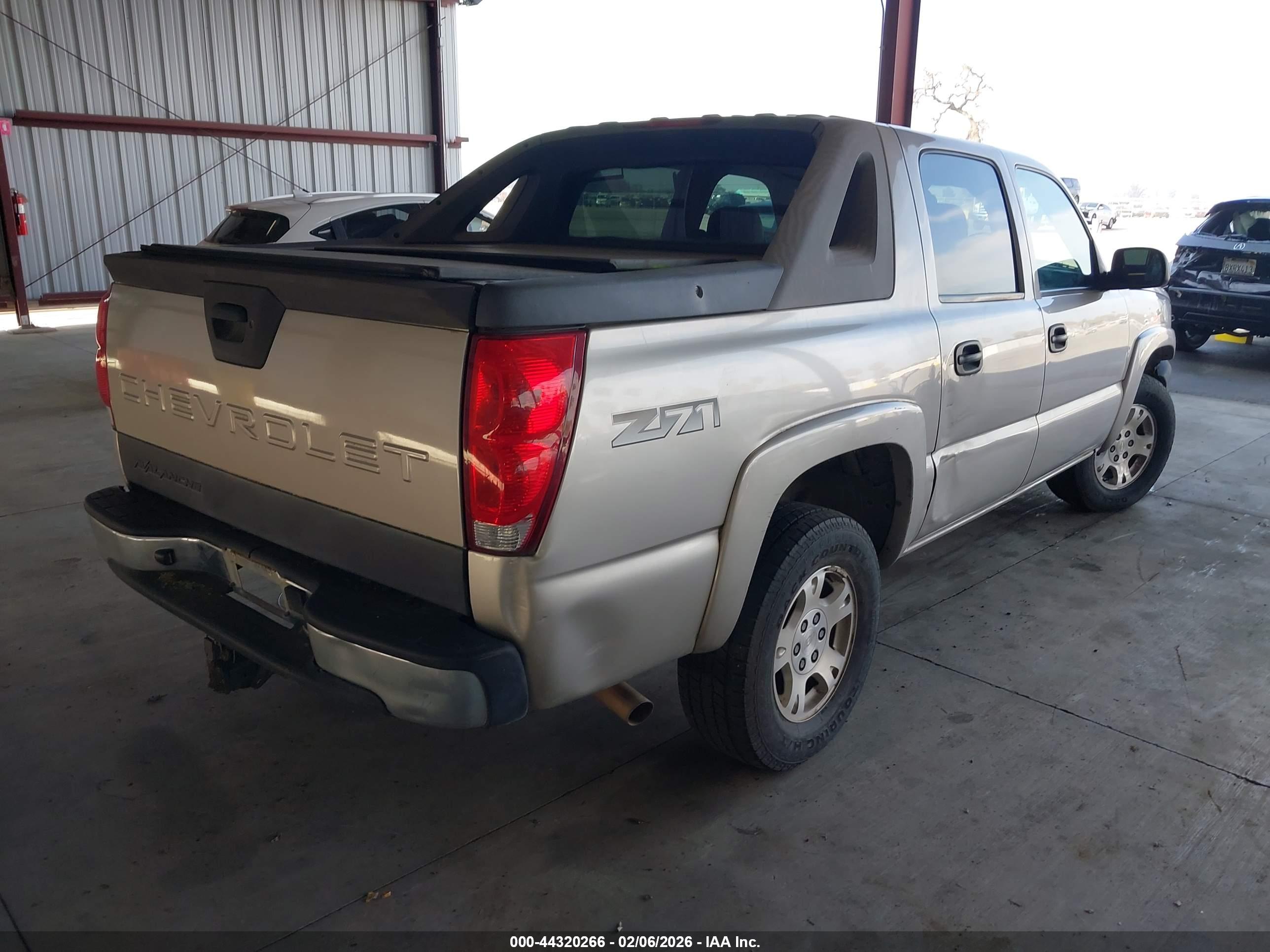 CHEVROLET AVALANCHE image 4