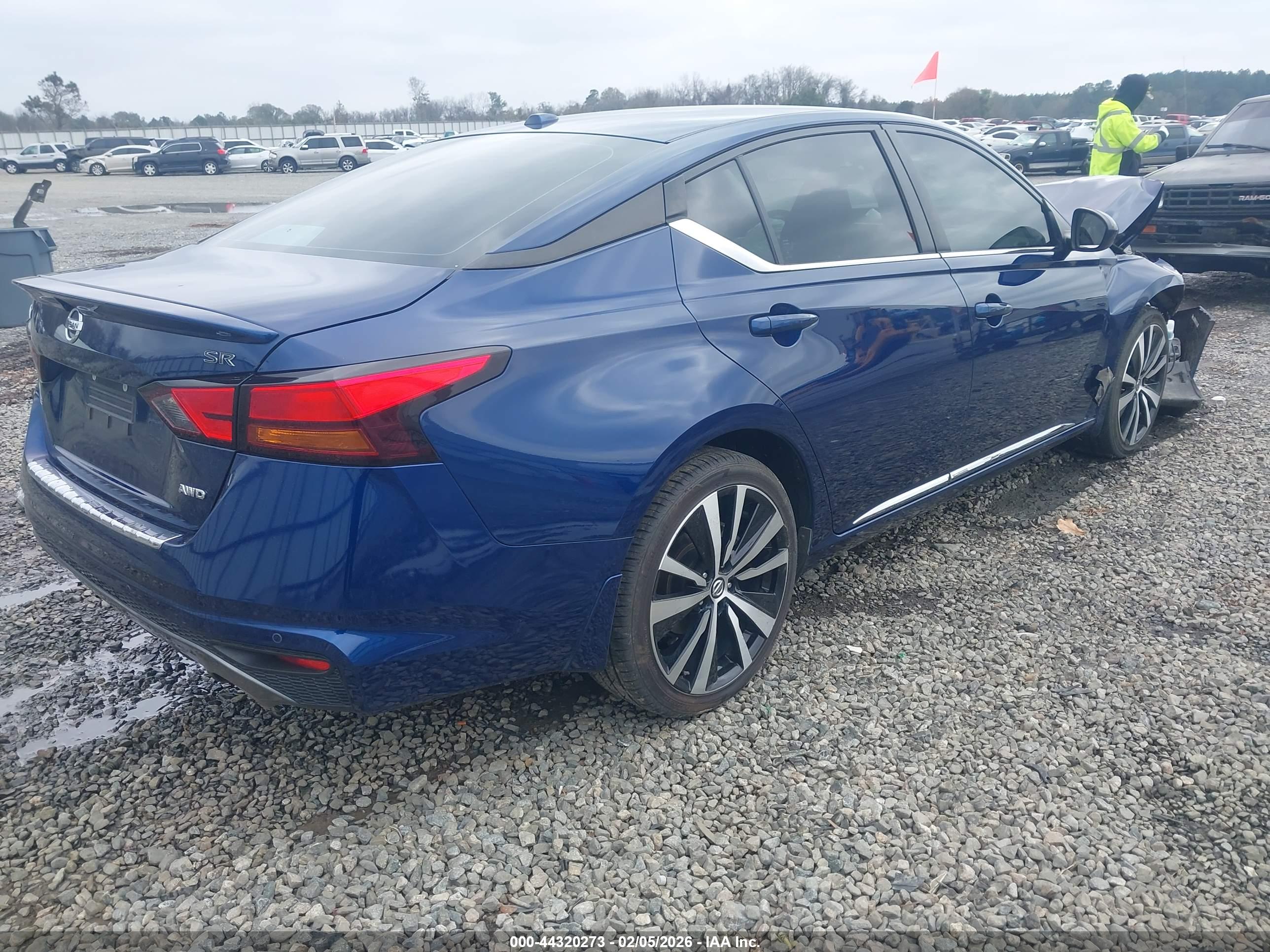 NISSAN ALTIMA image 4