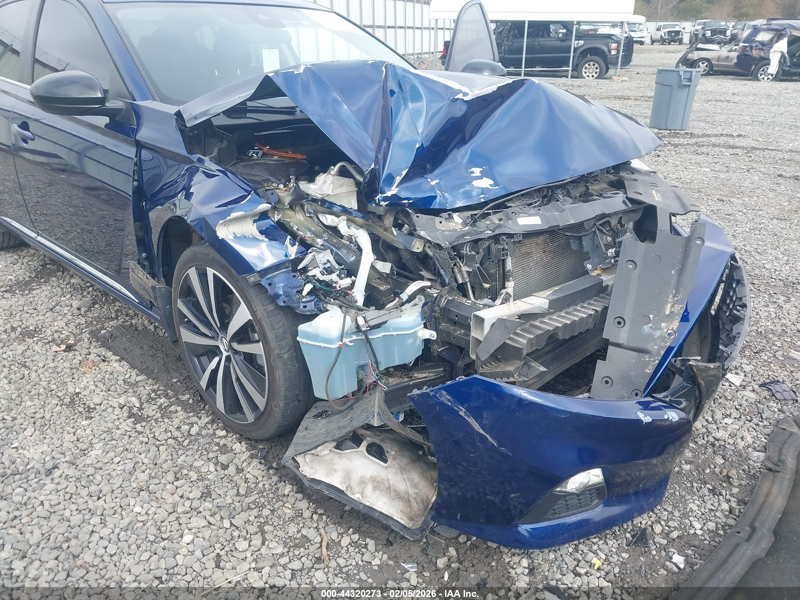 NISSAN ALTIMA image 6