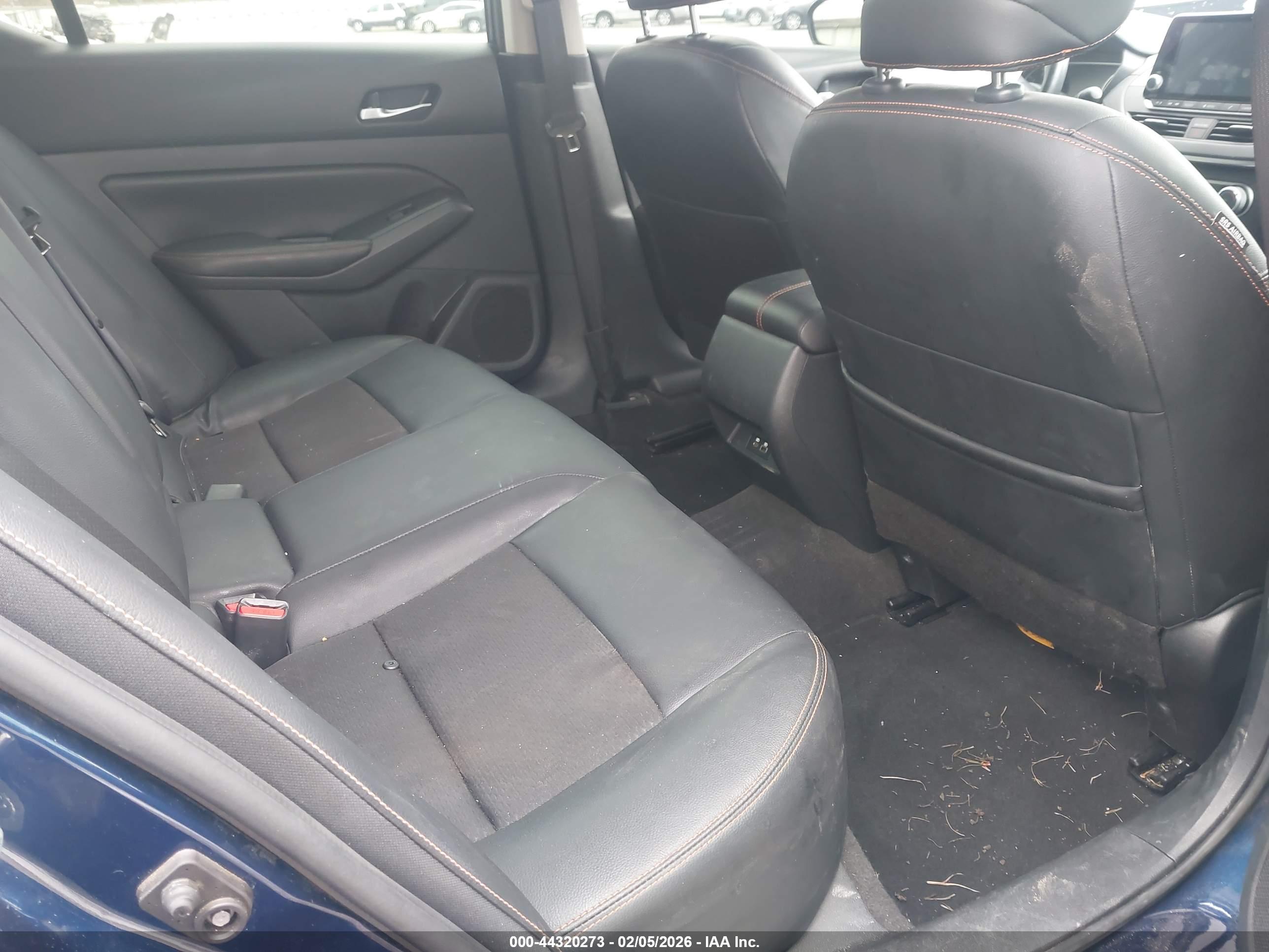 NISSAN ALTIMA image 8