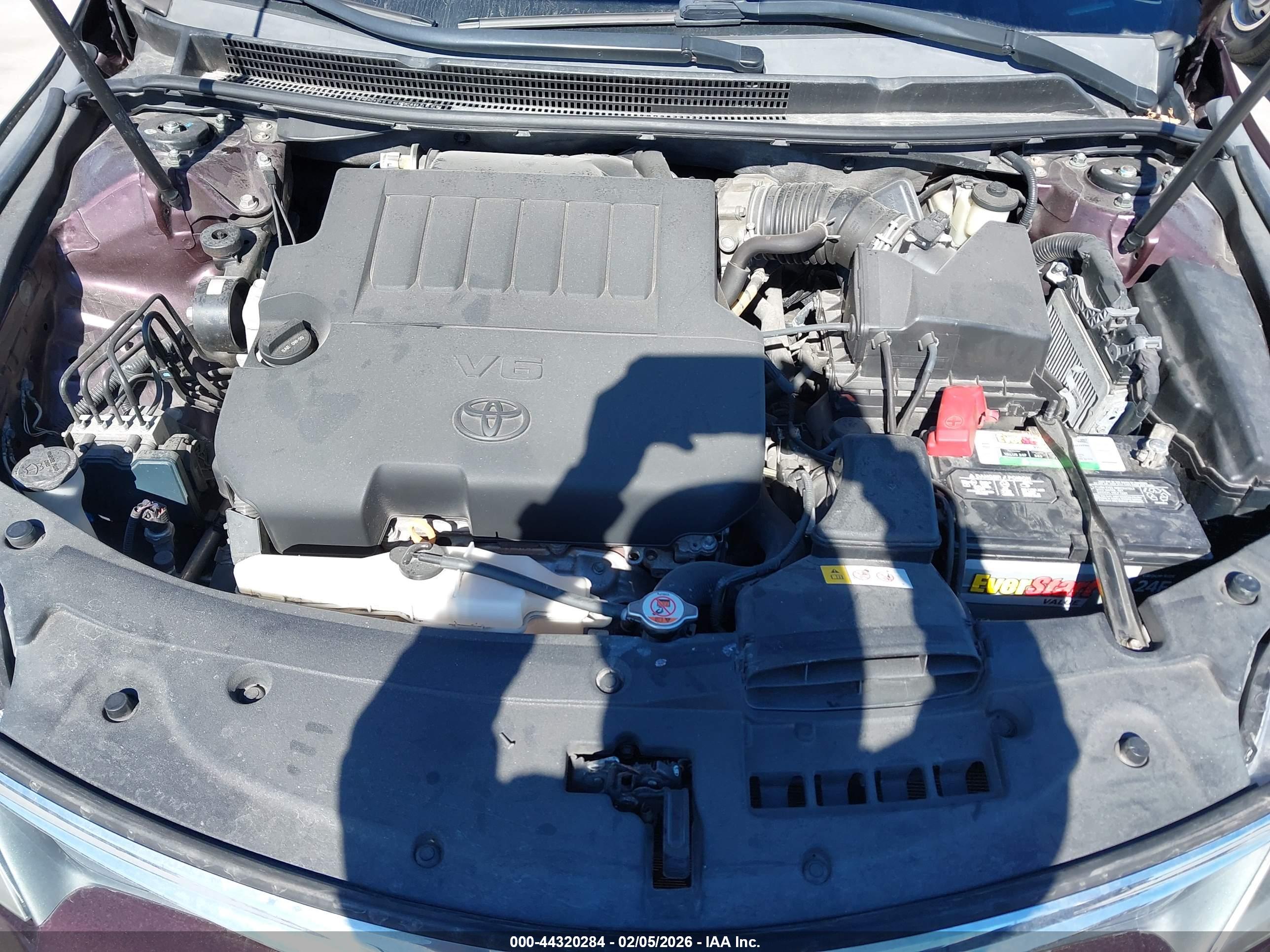 TOYOTA AVALON image 10