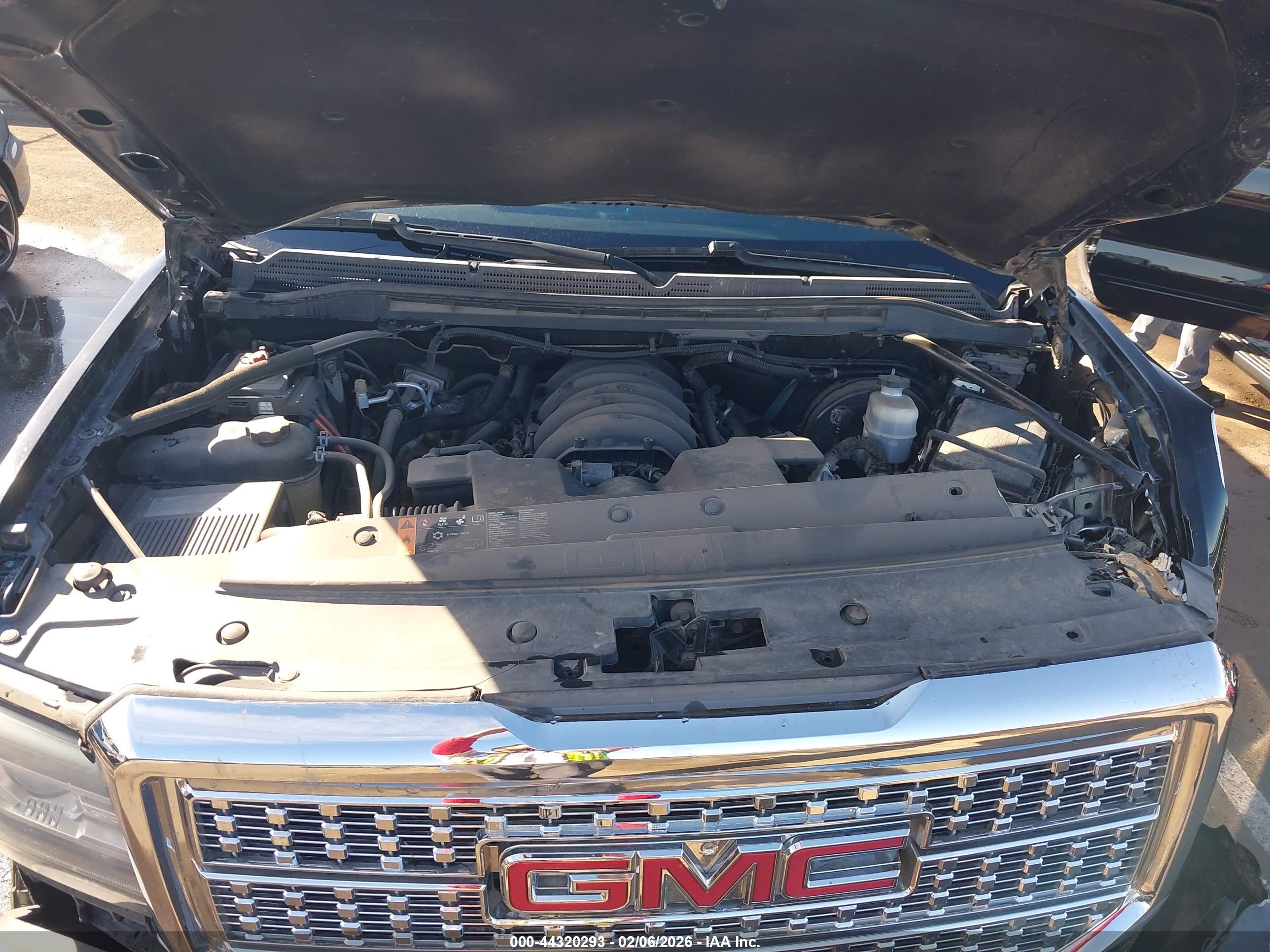 GMC SIERRA image 10
