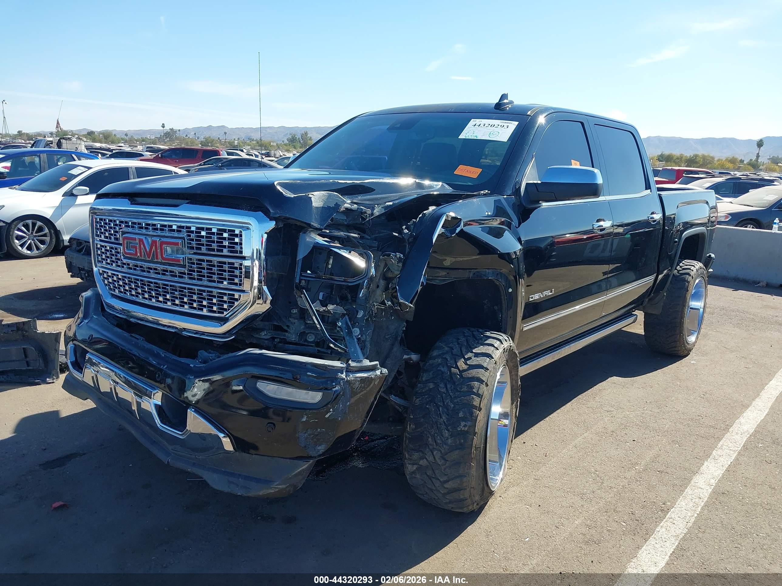 GMC SIERRA image 2