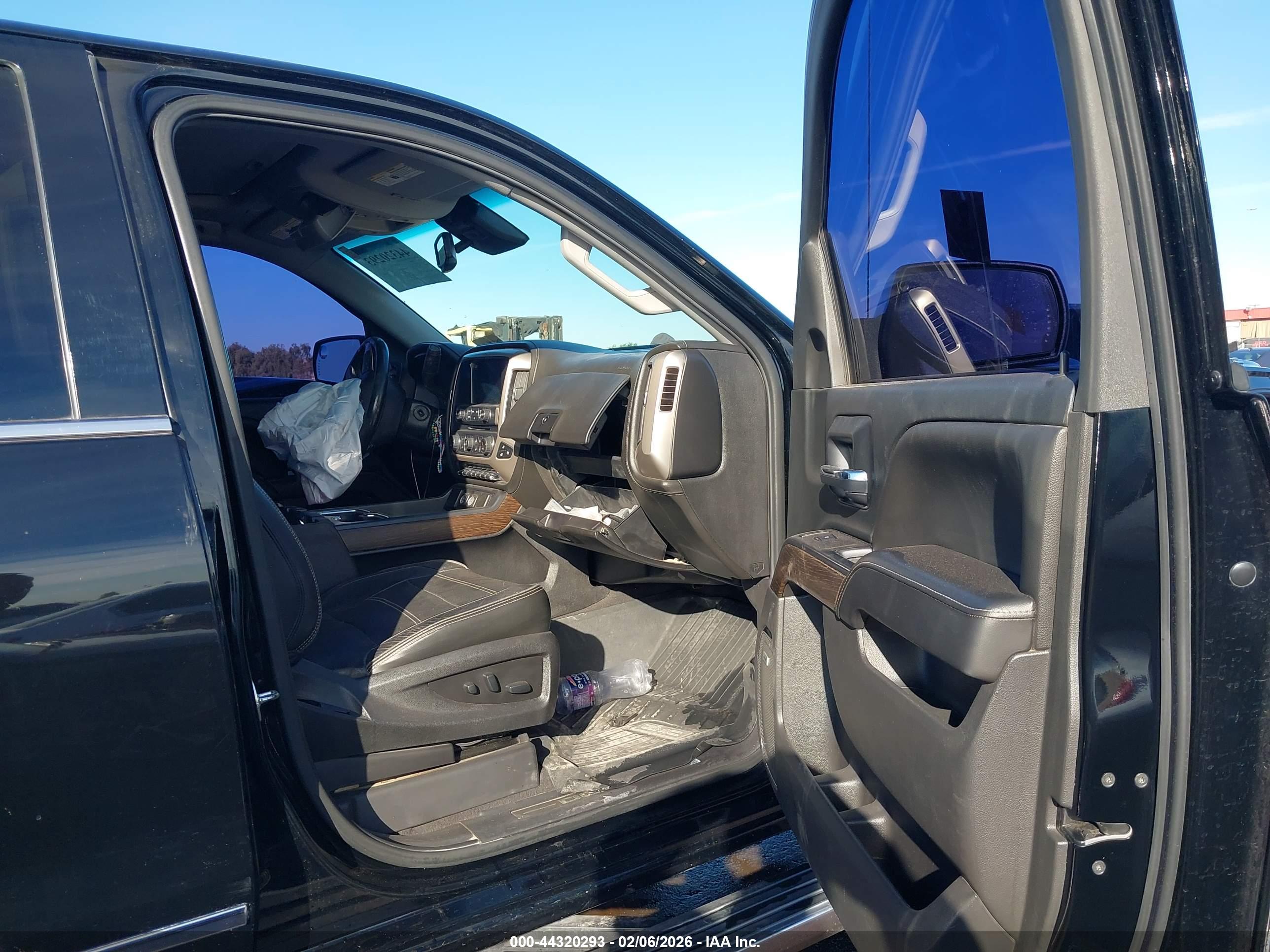 GMC SIERRA image 5