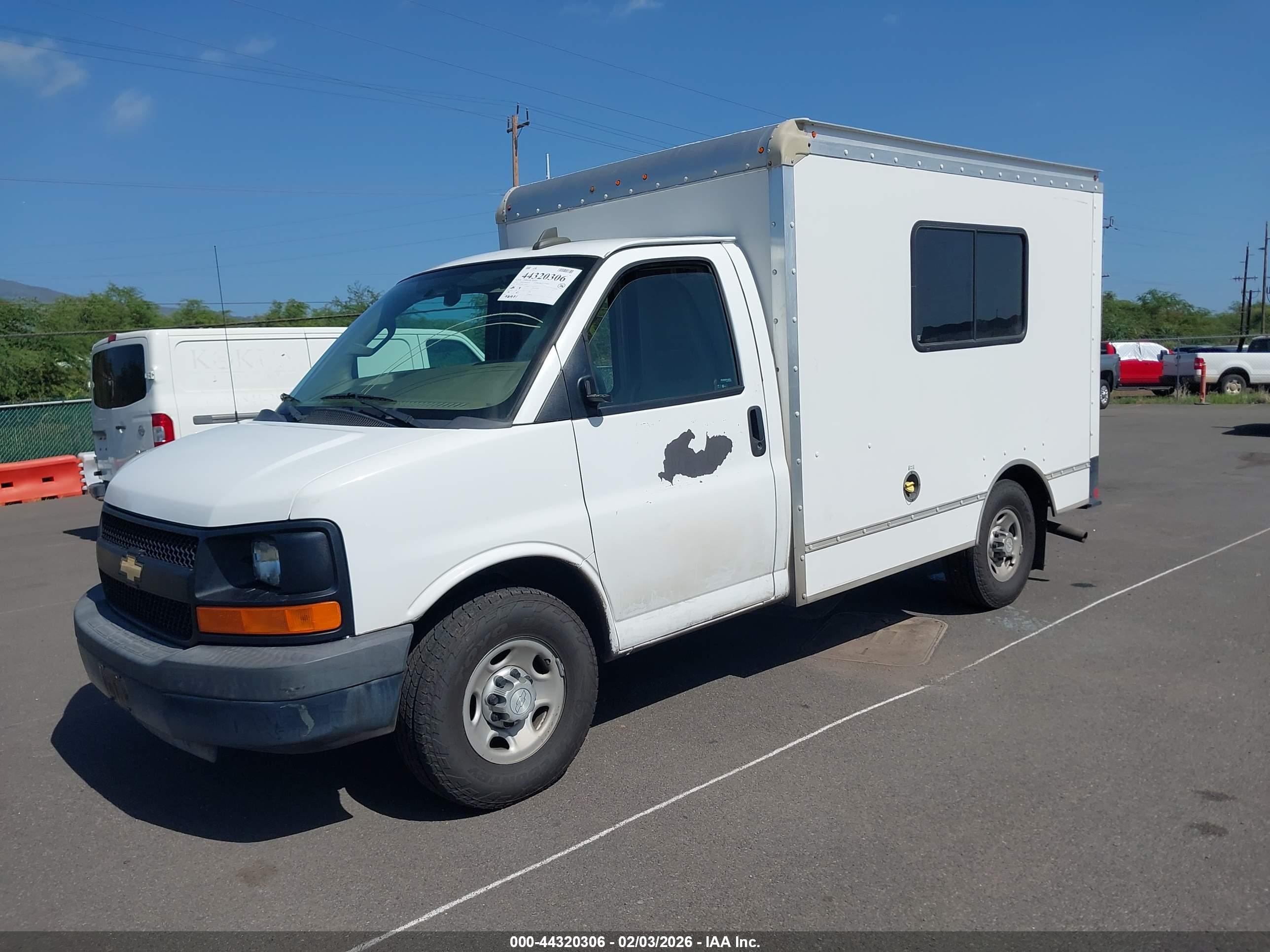 CHEVROLET EXPRESS image 2