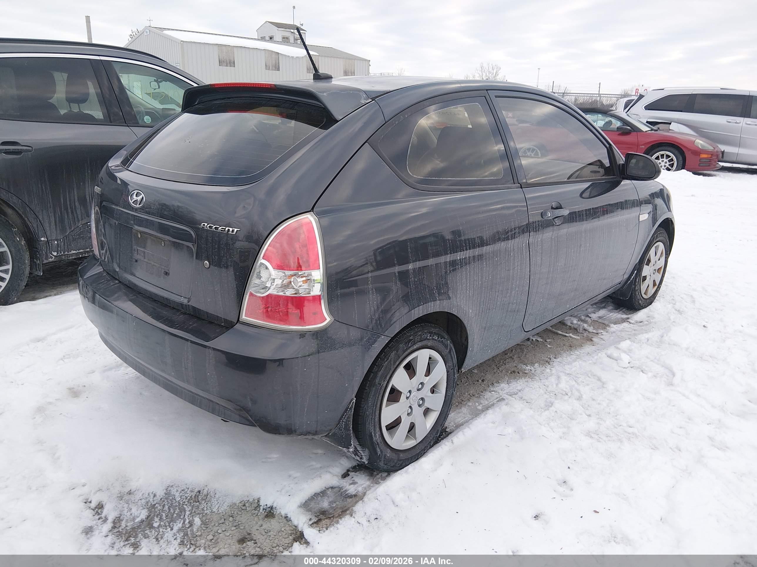 HYUNDAI ACCENT image 4