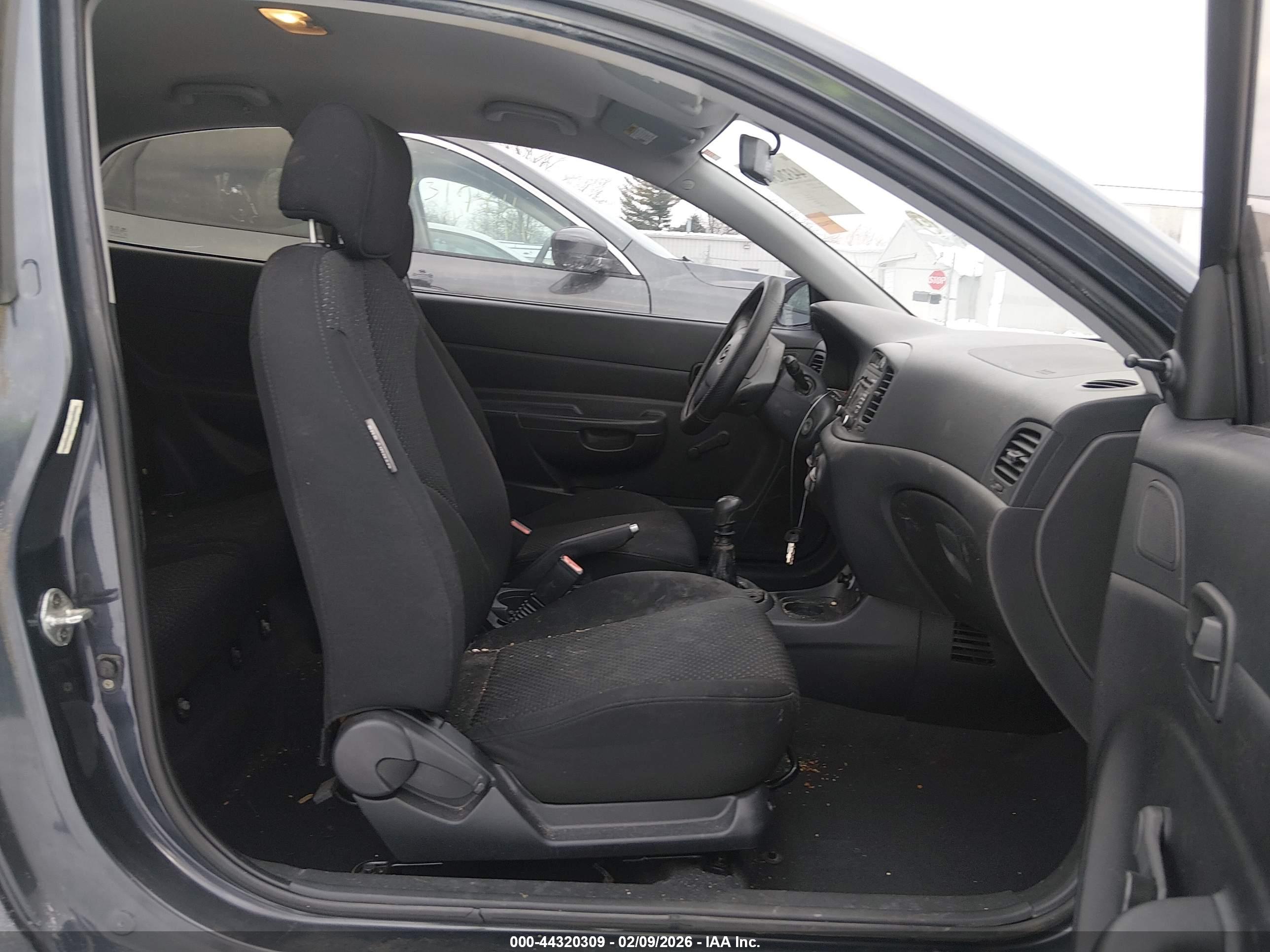 HYUNDAI ACCENT image 5
