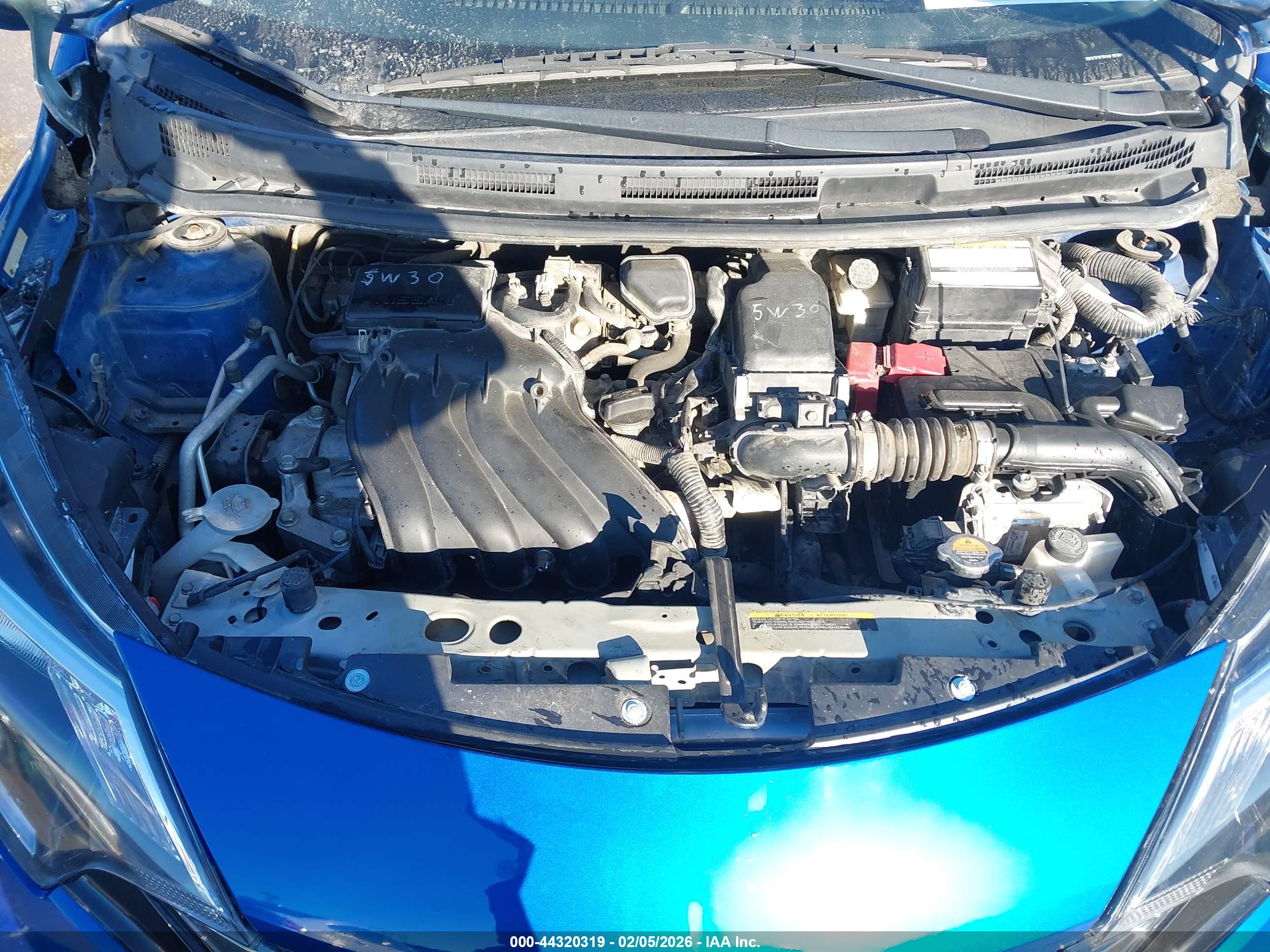 NISSAN VERSA image 10