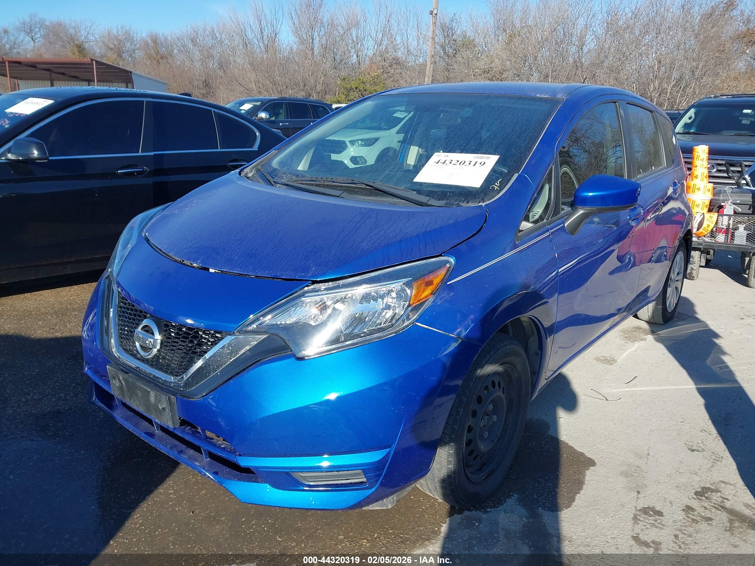 NISSAN VERSA image 2