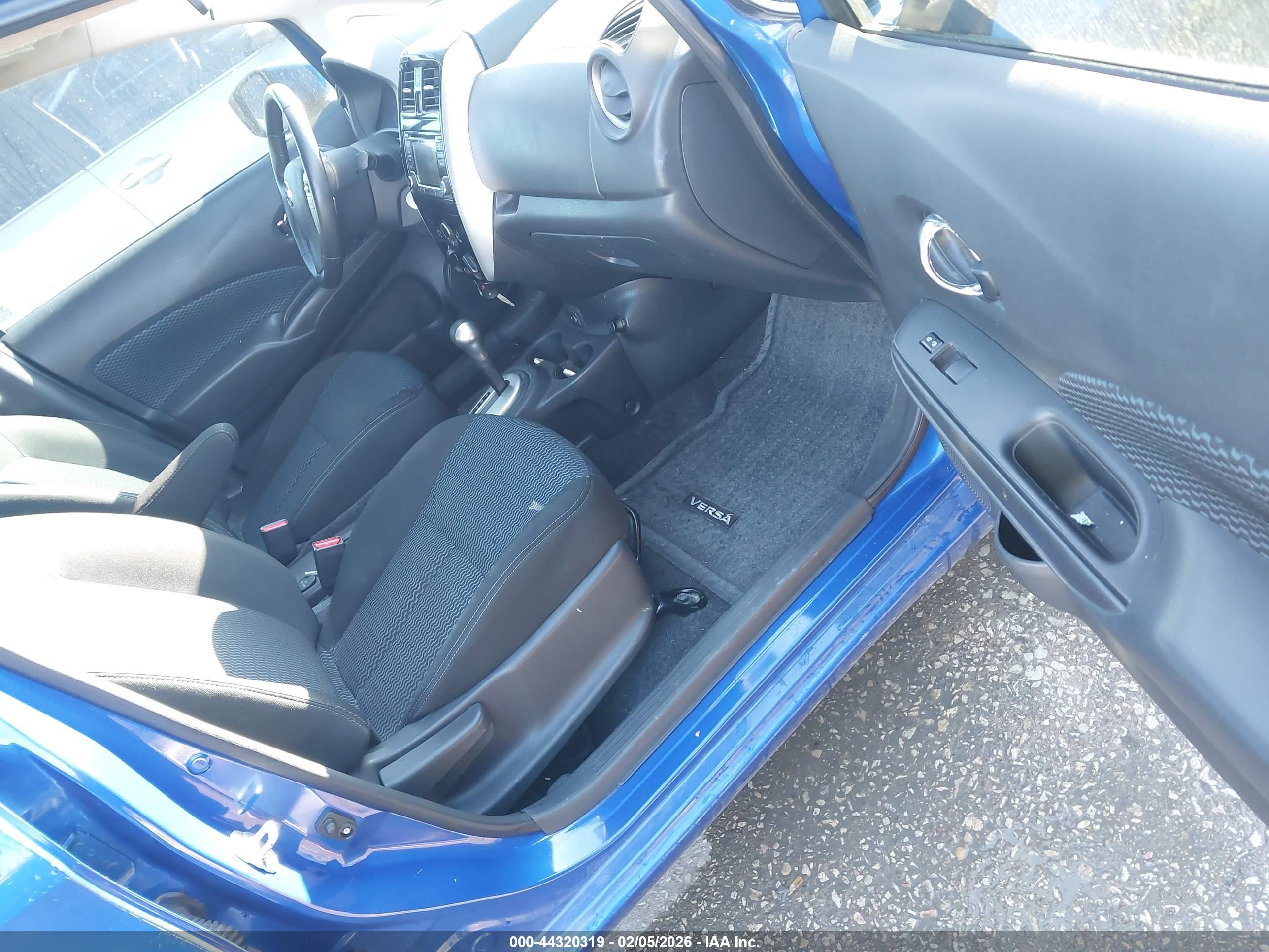 NISSAN VERSA image 5