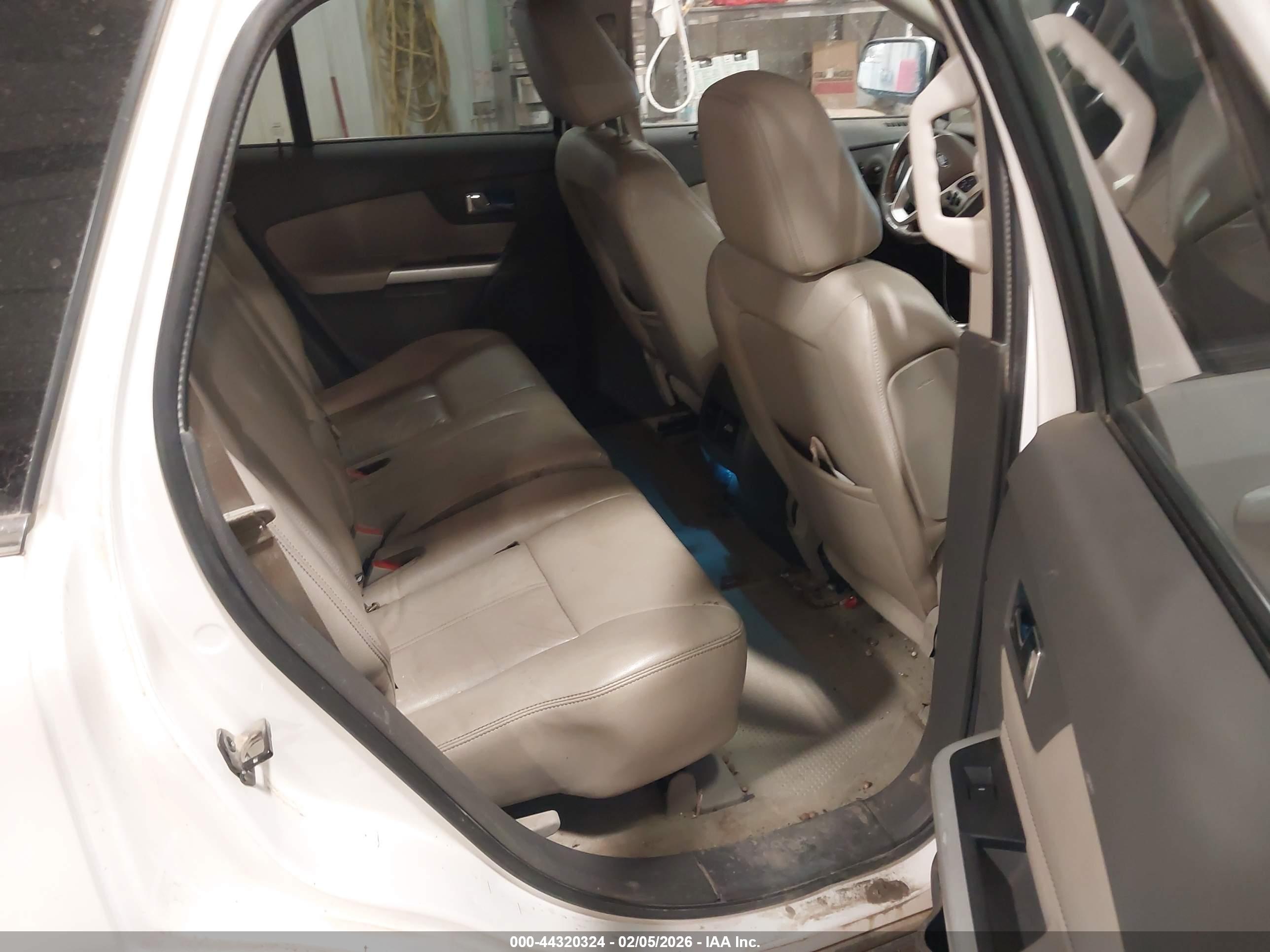 FORD EDGE image 8