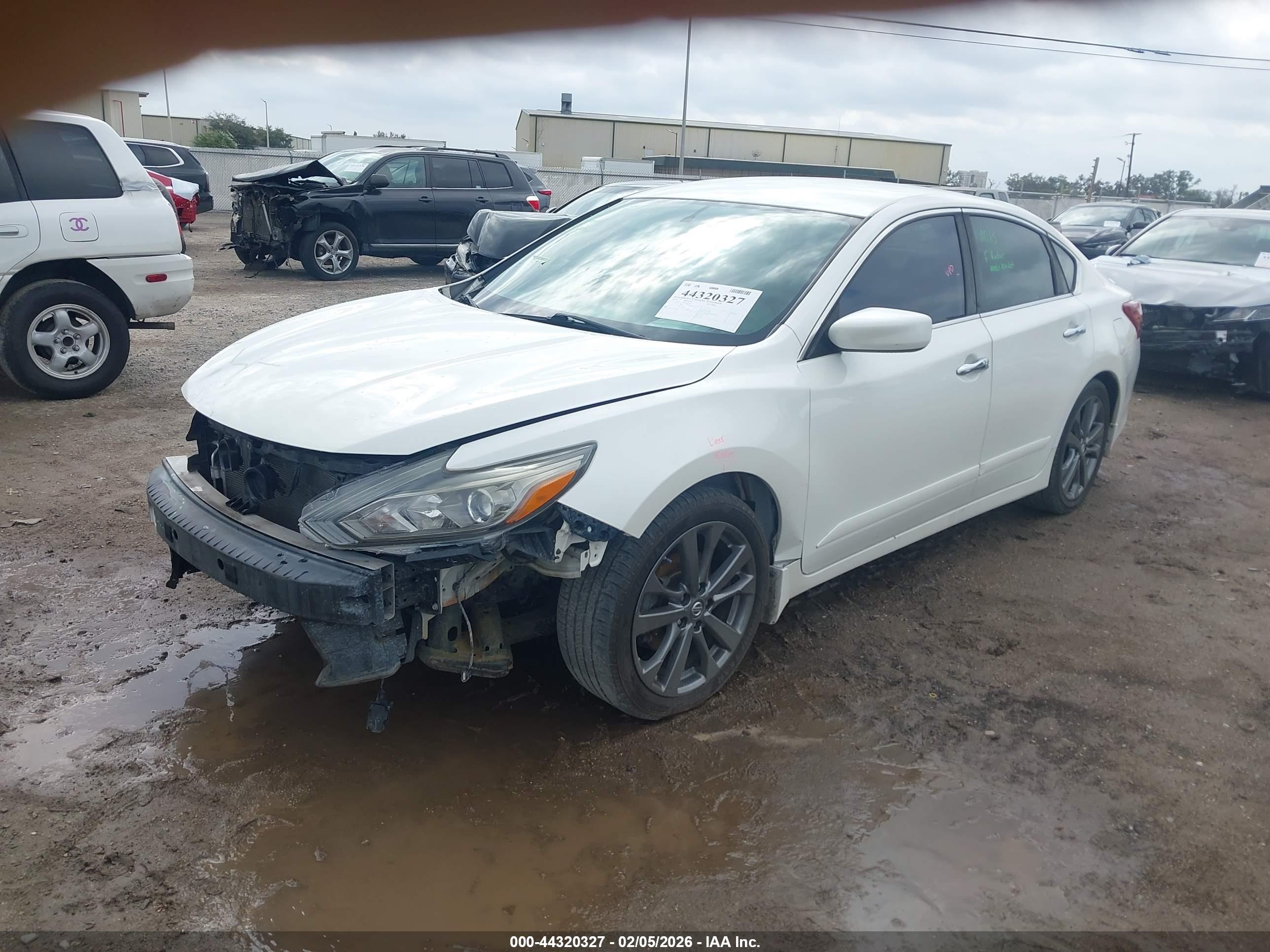 NISSAN ALTIMA image 2