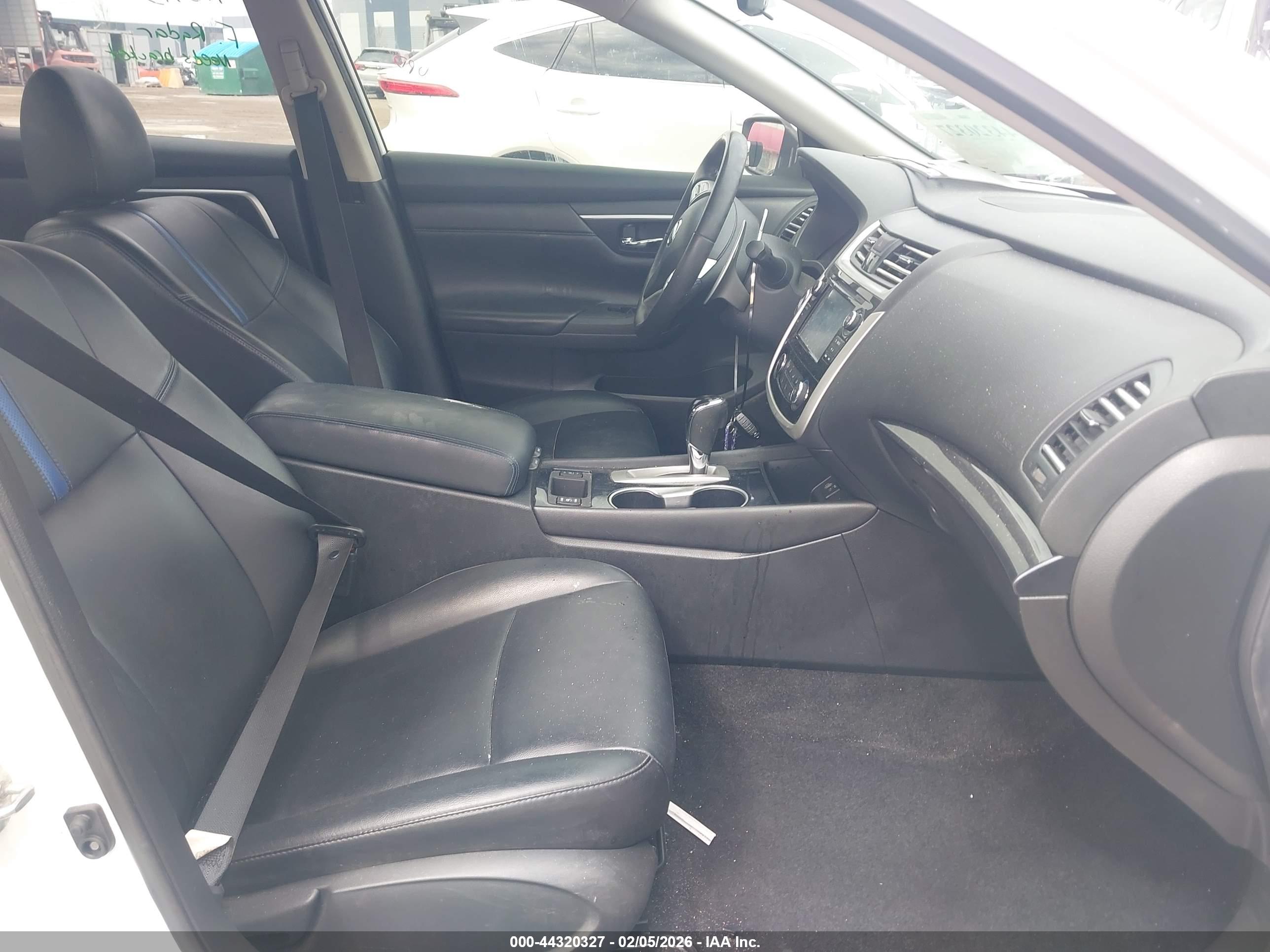 NISSAN ALTIMA image 5