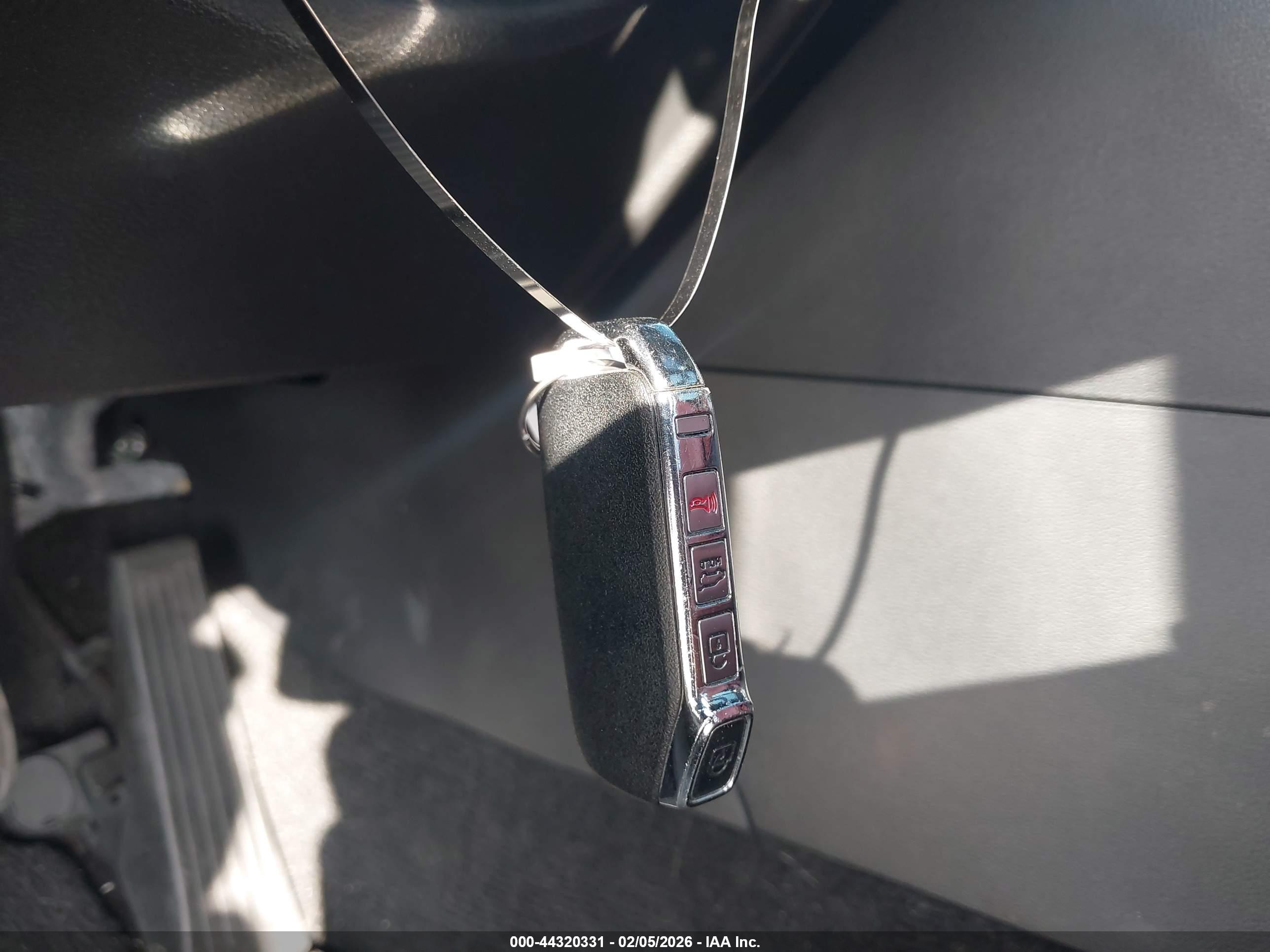 KIA SPORTAGE image 11