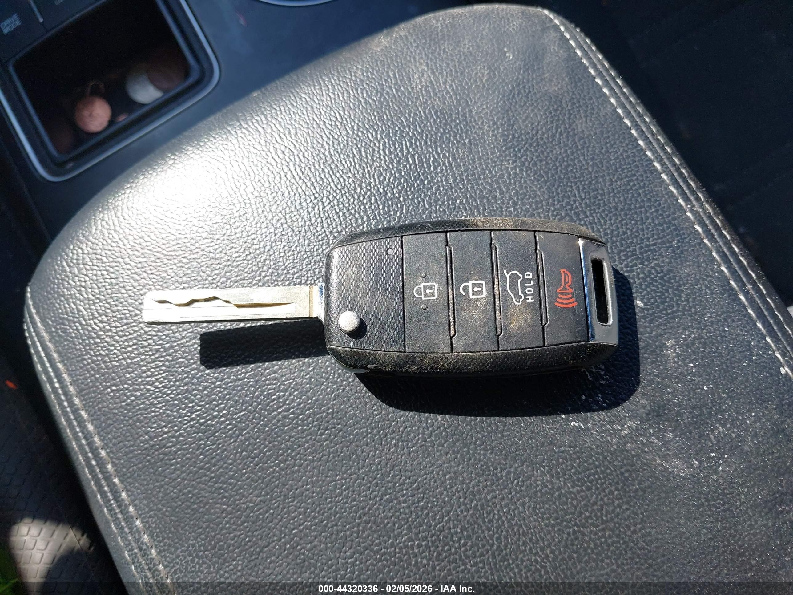 KIA SORENTO image 11