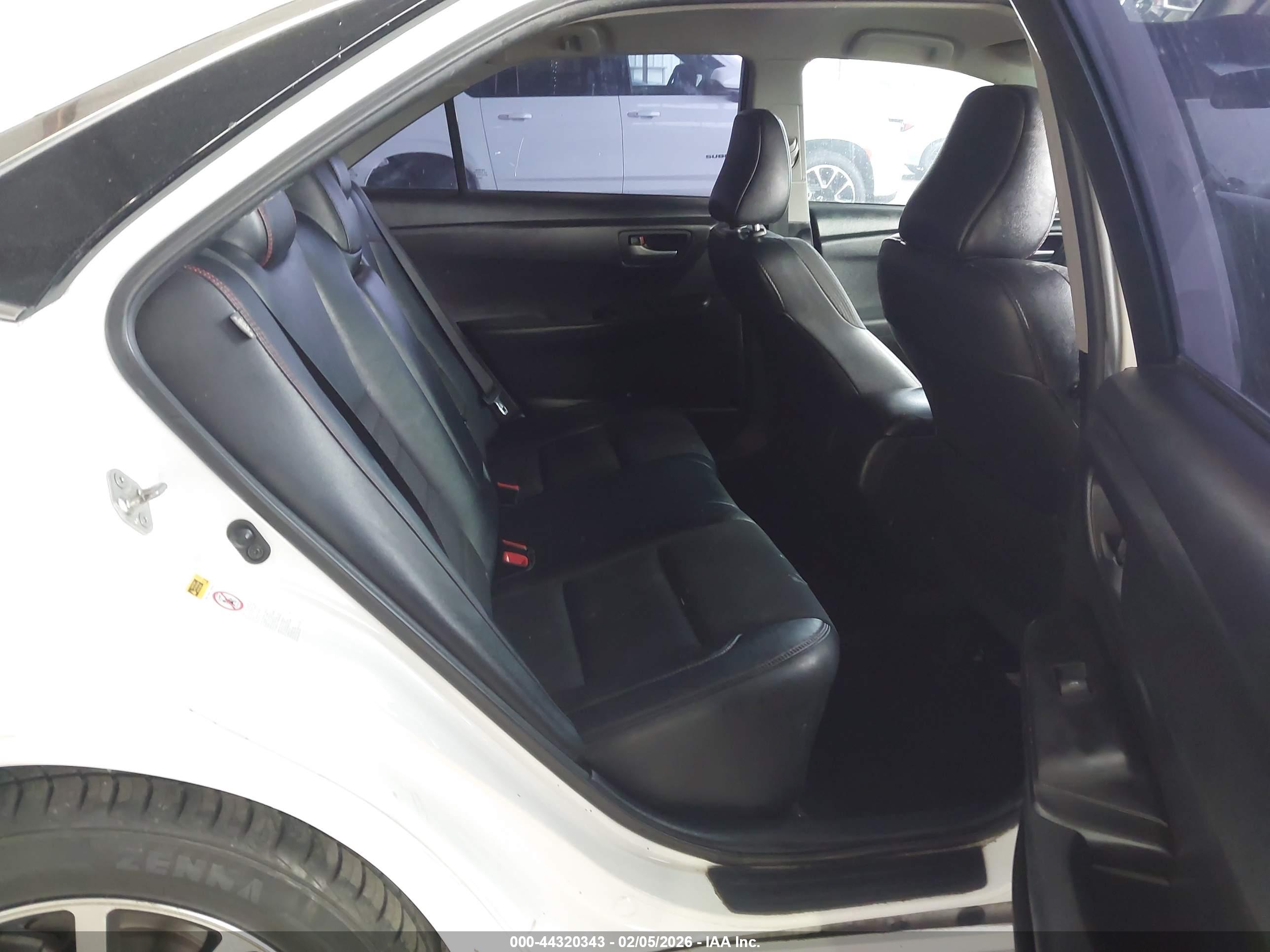 TOYOTA CAMRY image 8