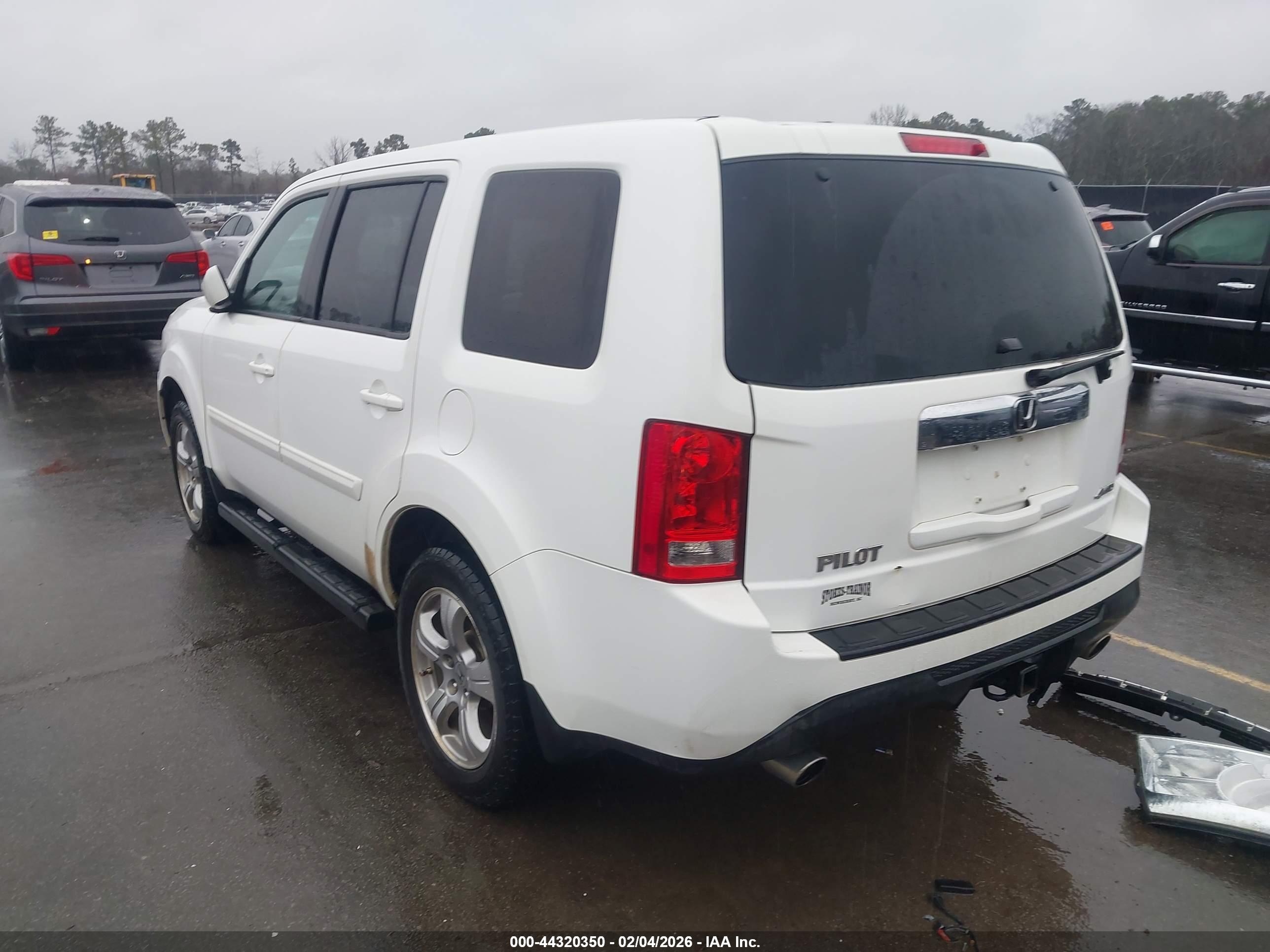 HONDA PILOT image 3