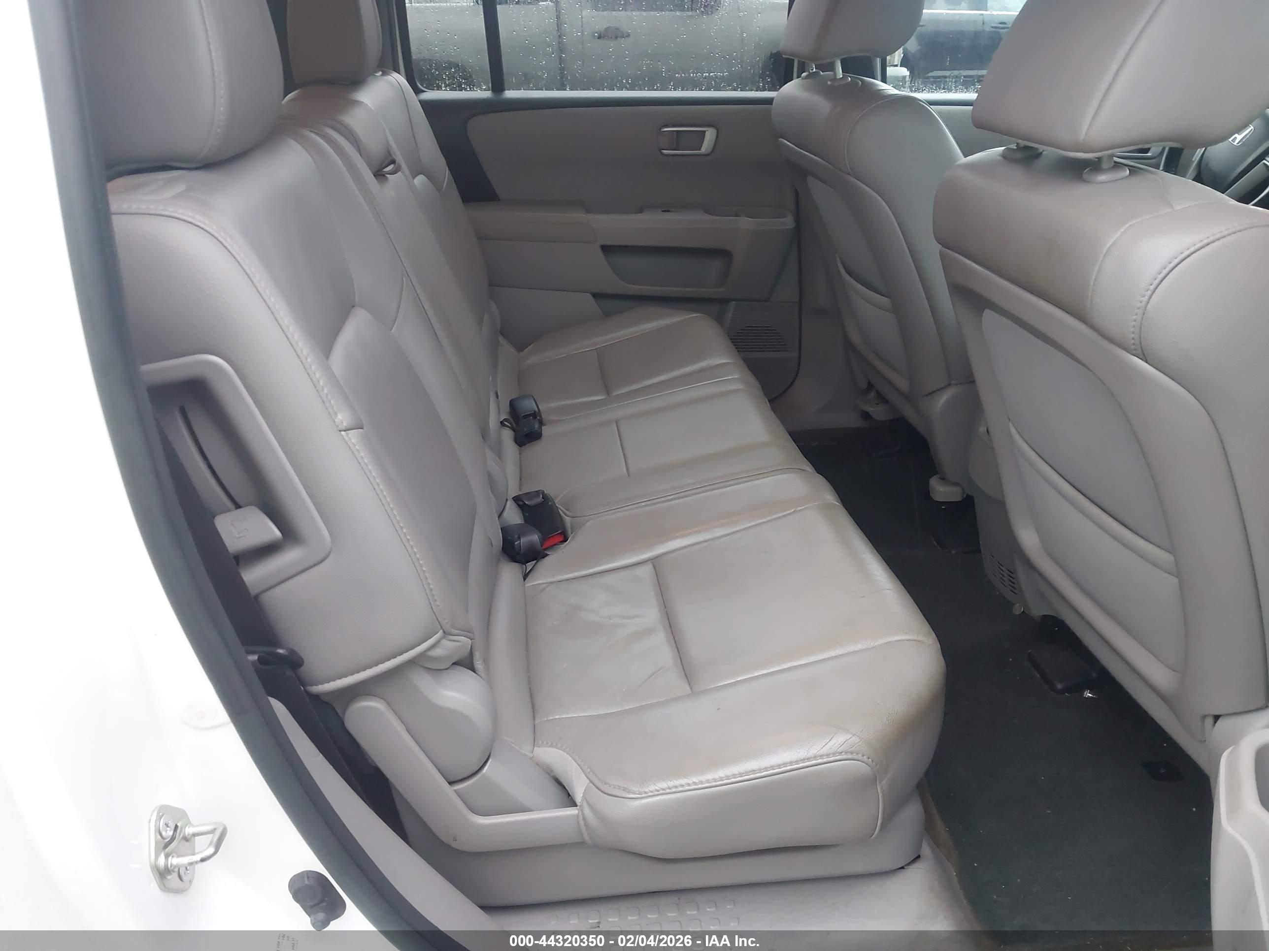 HONDA PILOT image 8