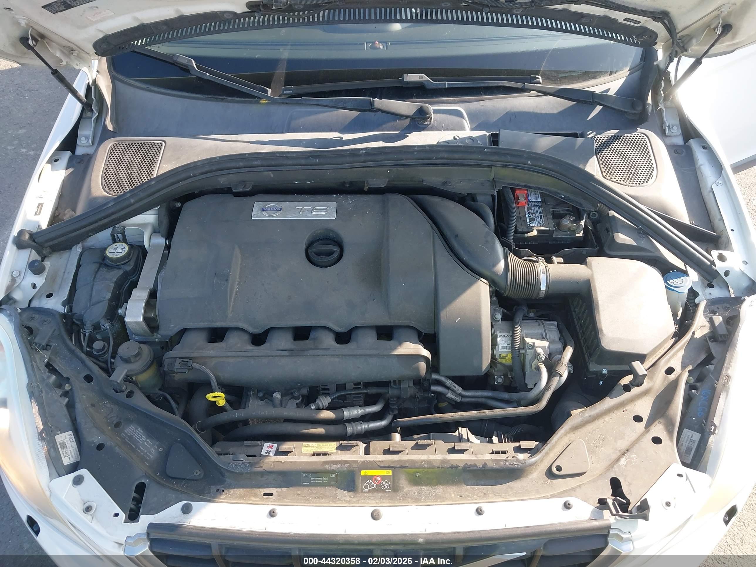 VOLVO XC60 image 10