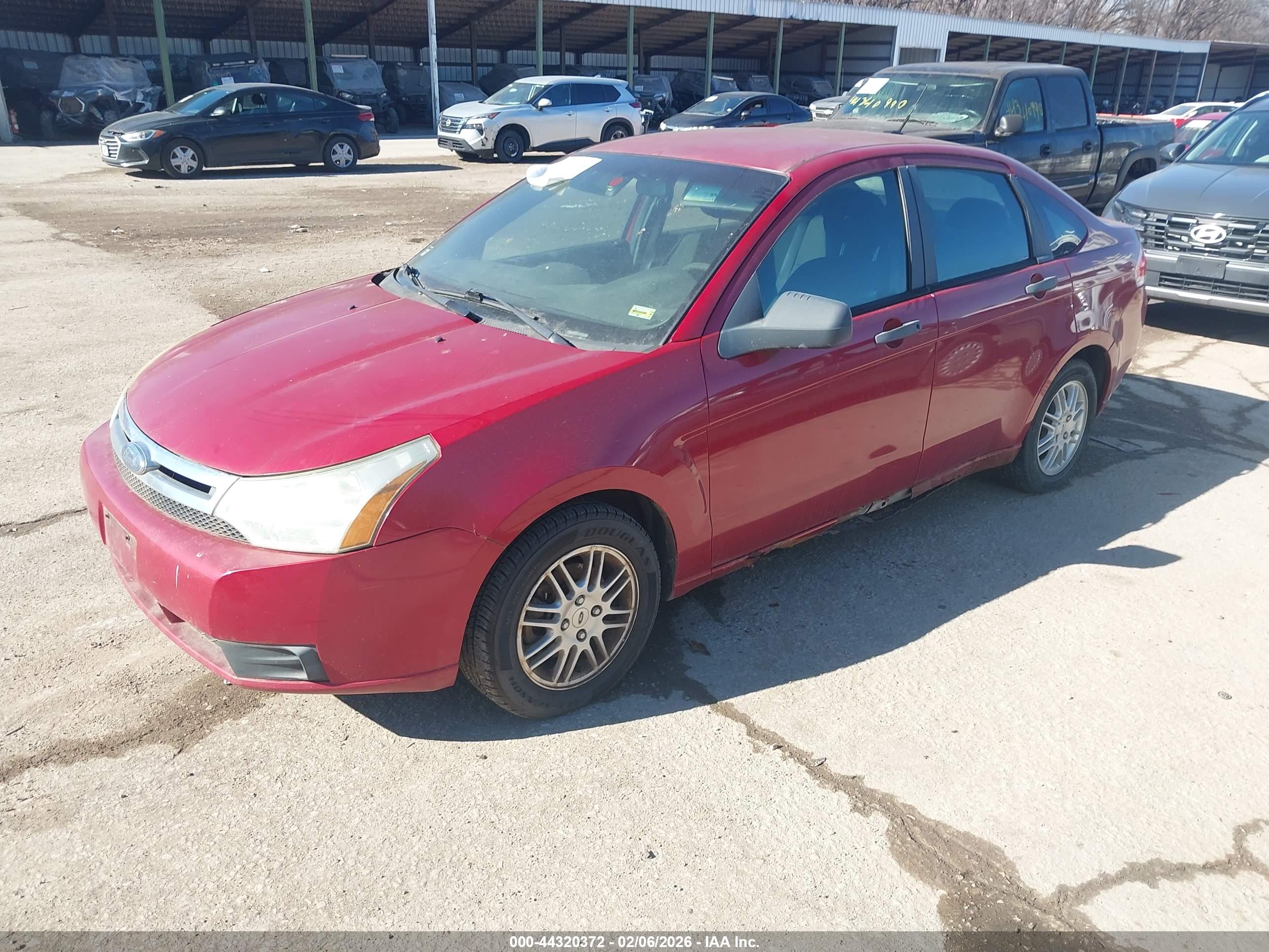 FORD FOCUS image 2