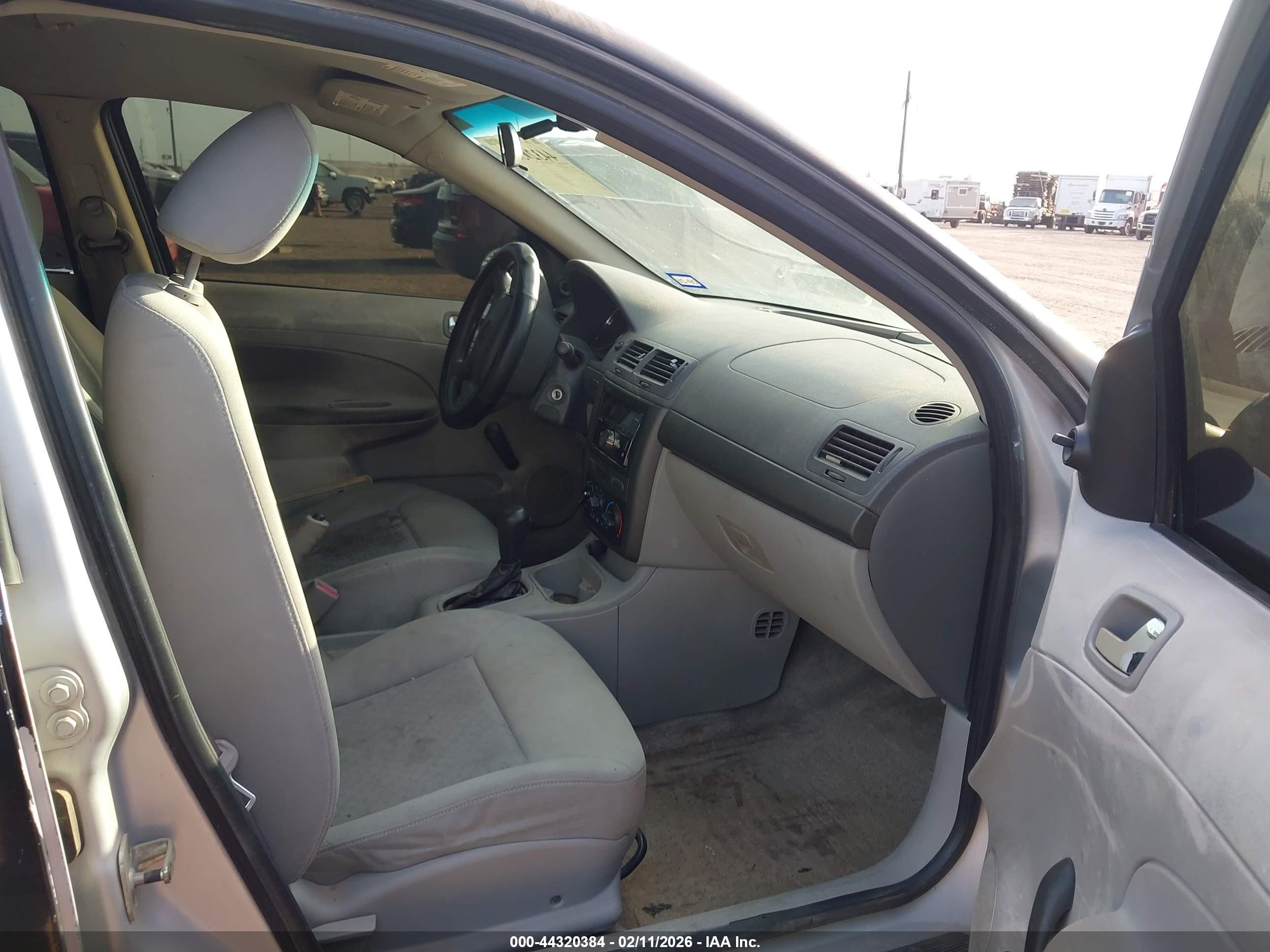 CHEVROLET COBALT image 5