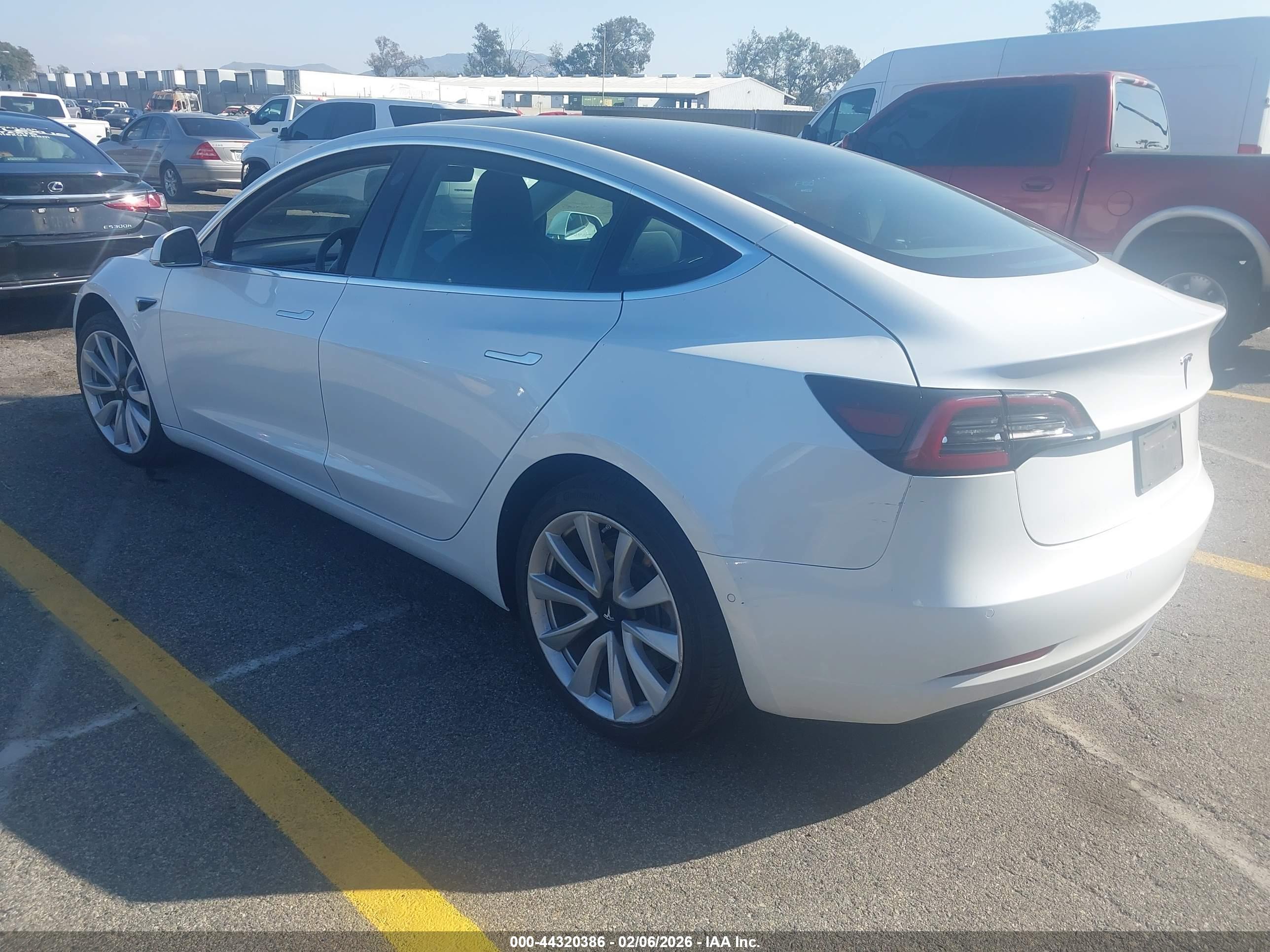 TESLA MODEL image 3