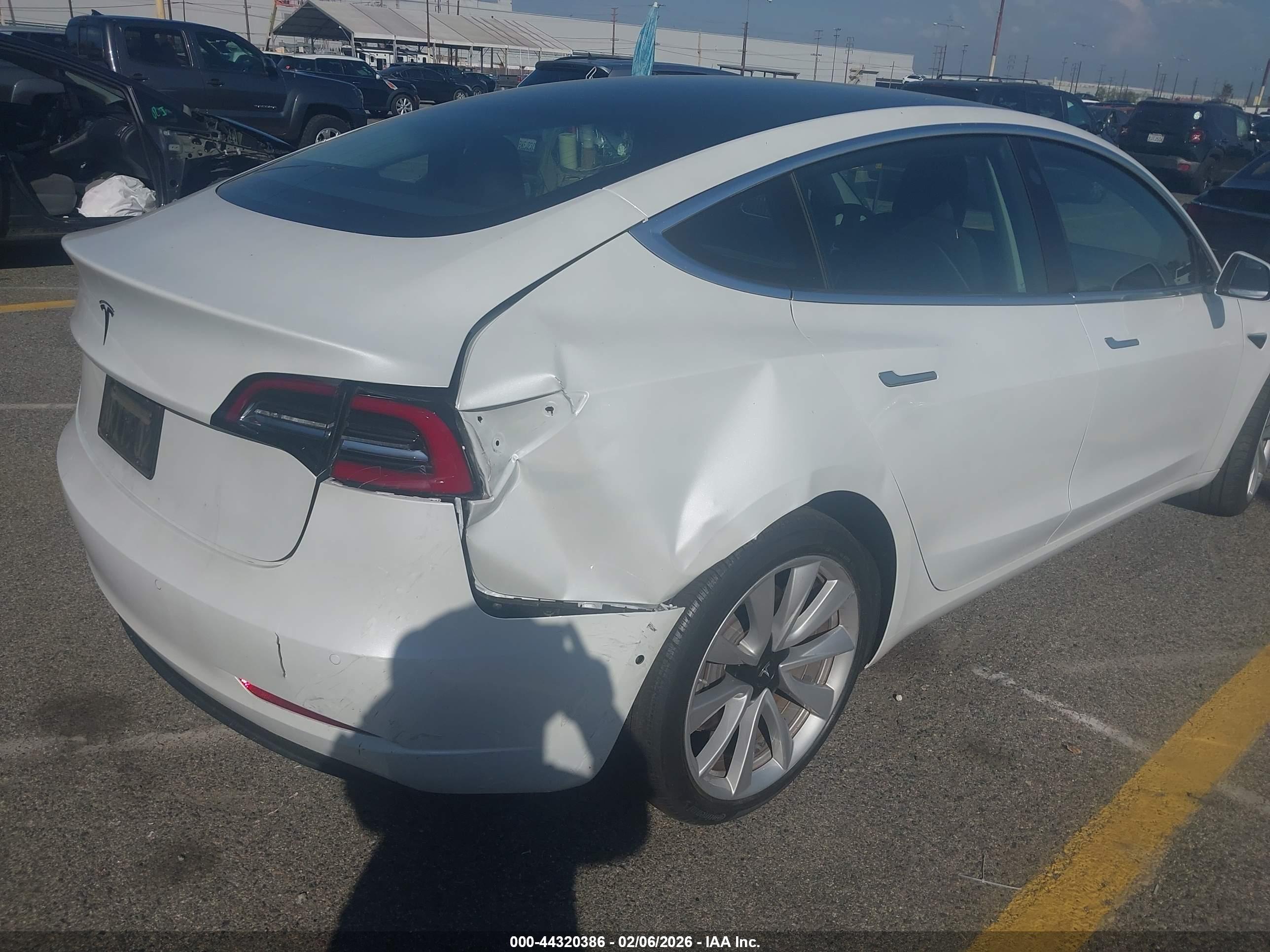 TESLA MODEL image 6