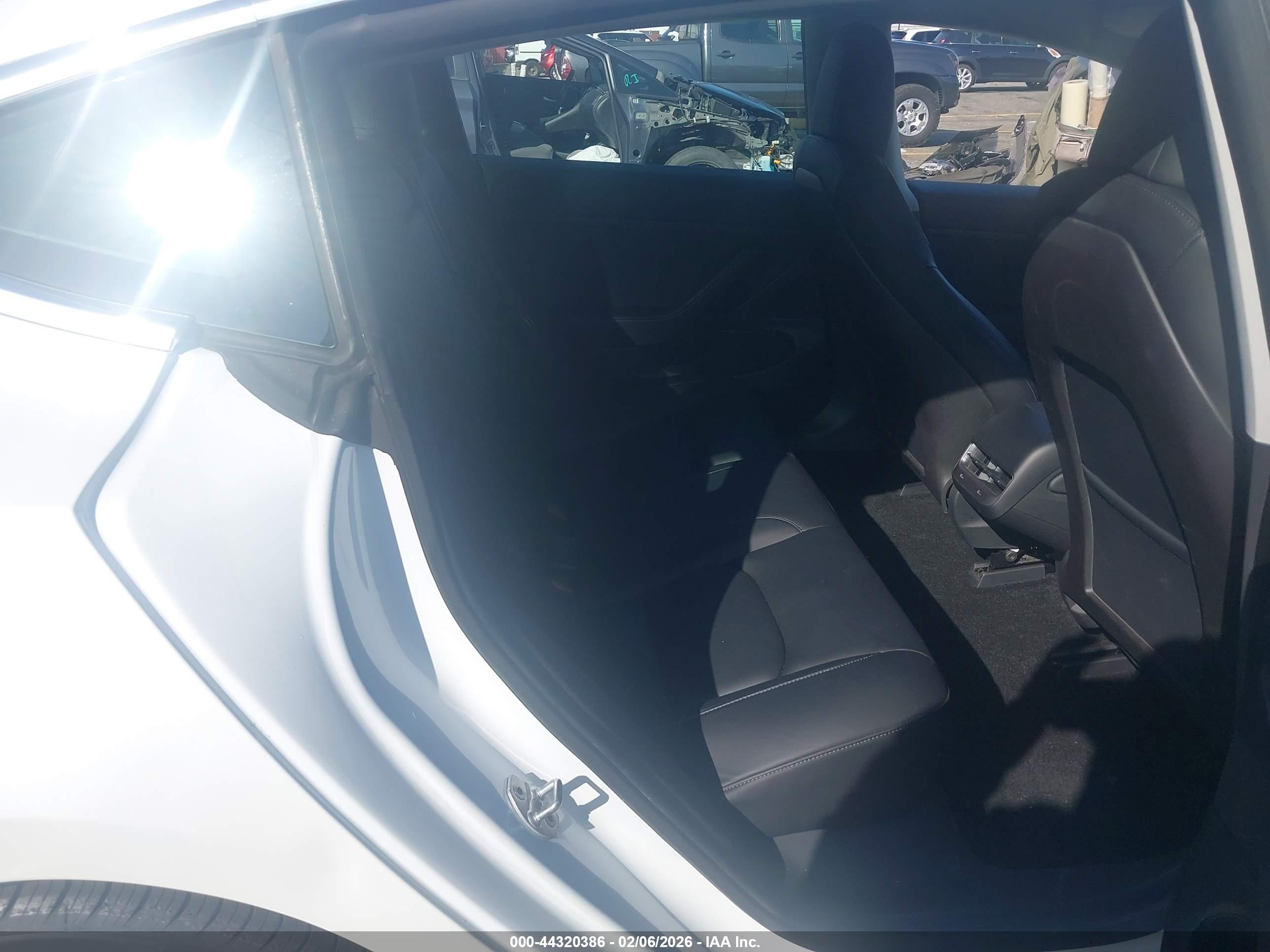 TESLA MODEL image 8