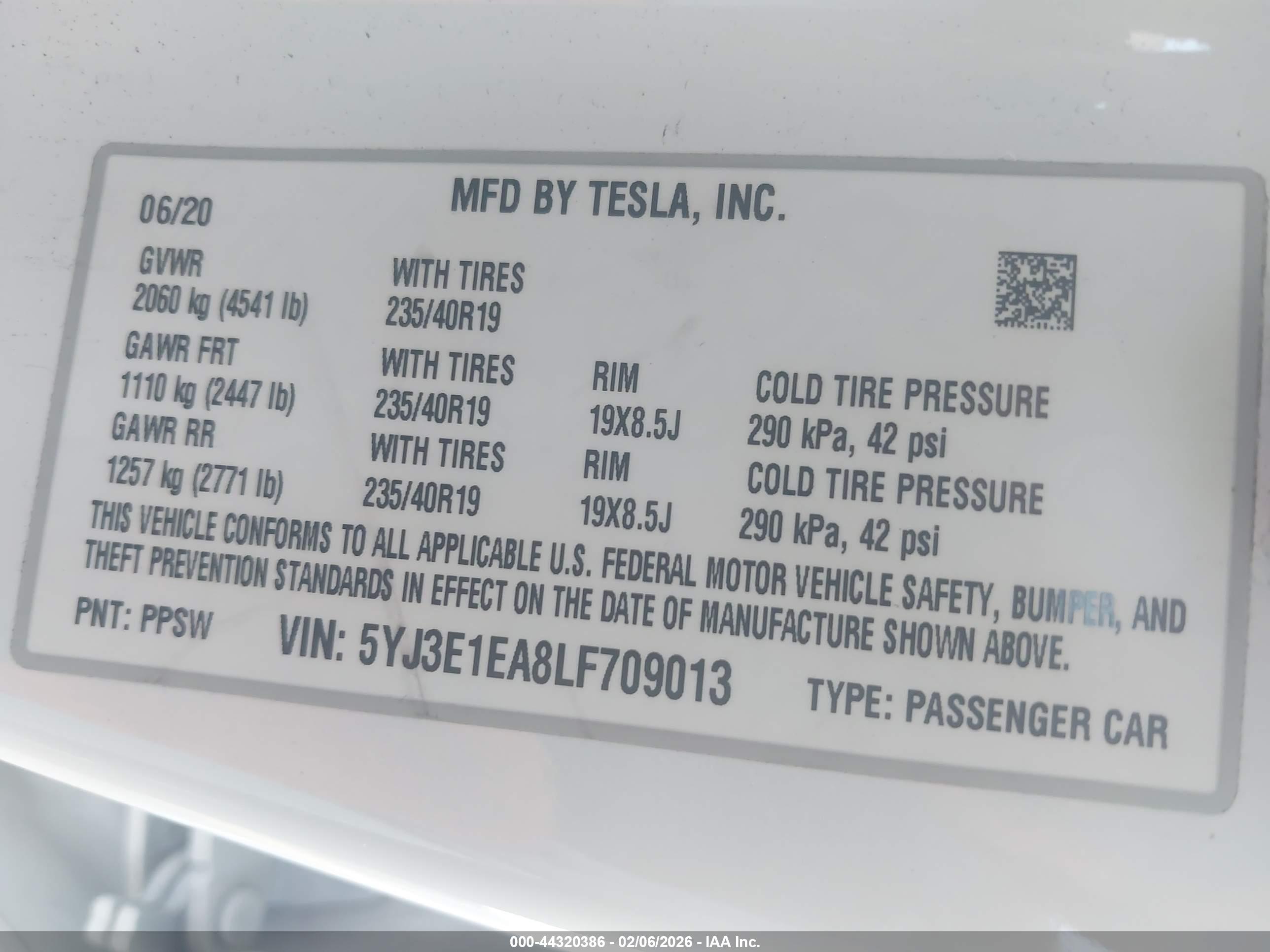 TESLA MODEL image 9