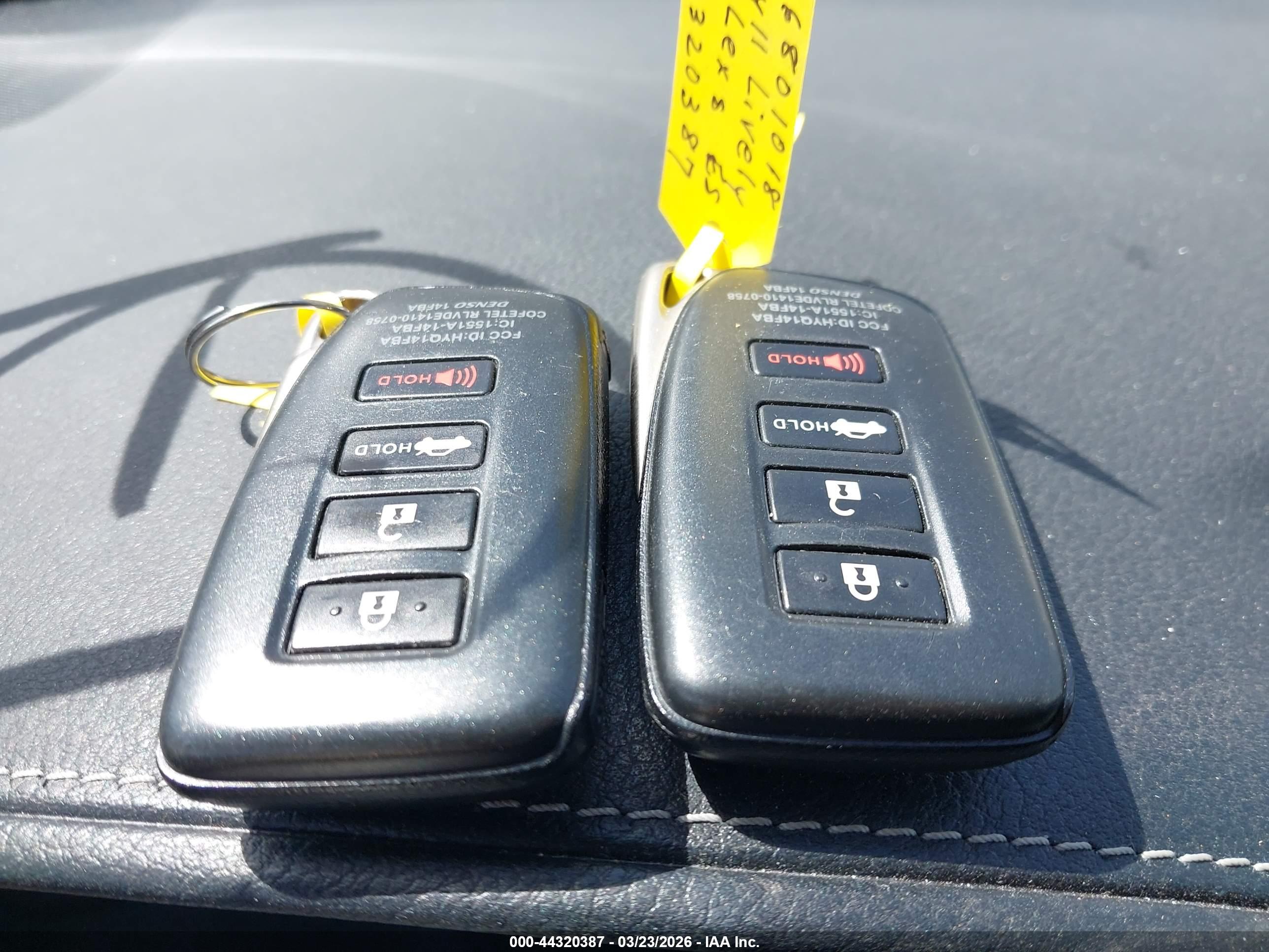 LEXUS ES image 11